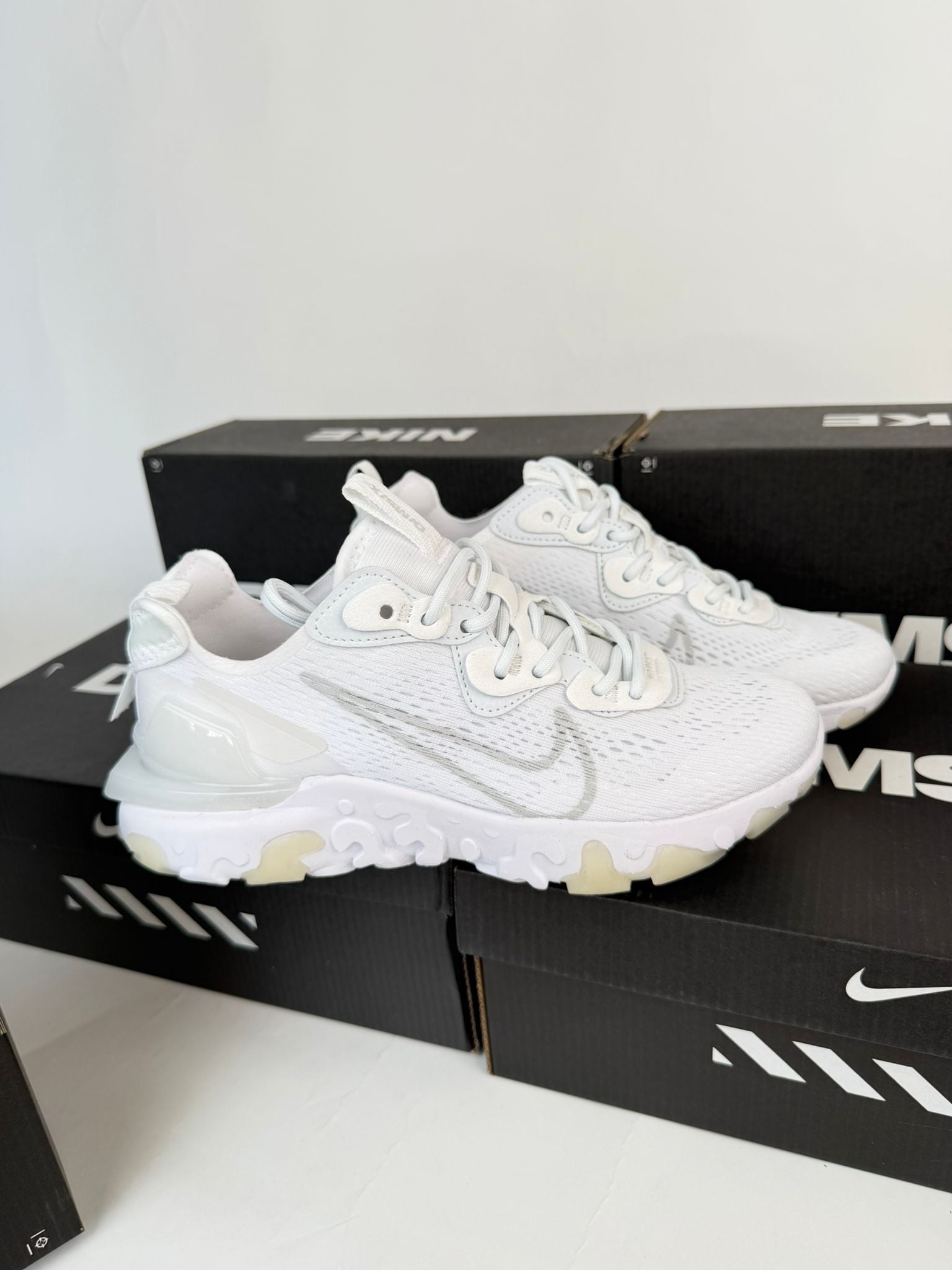 NIKE REACT VISION