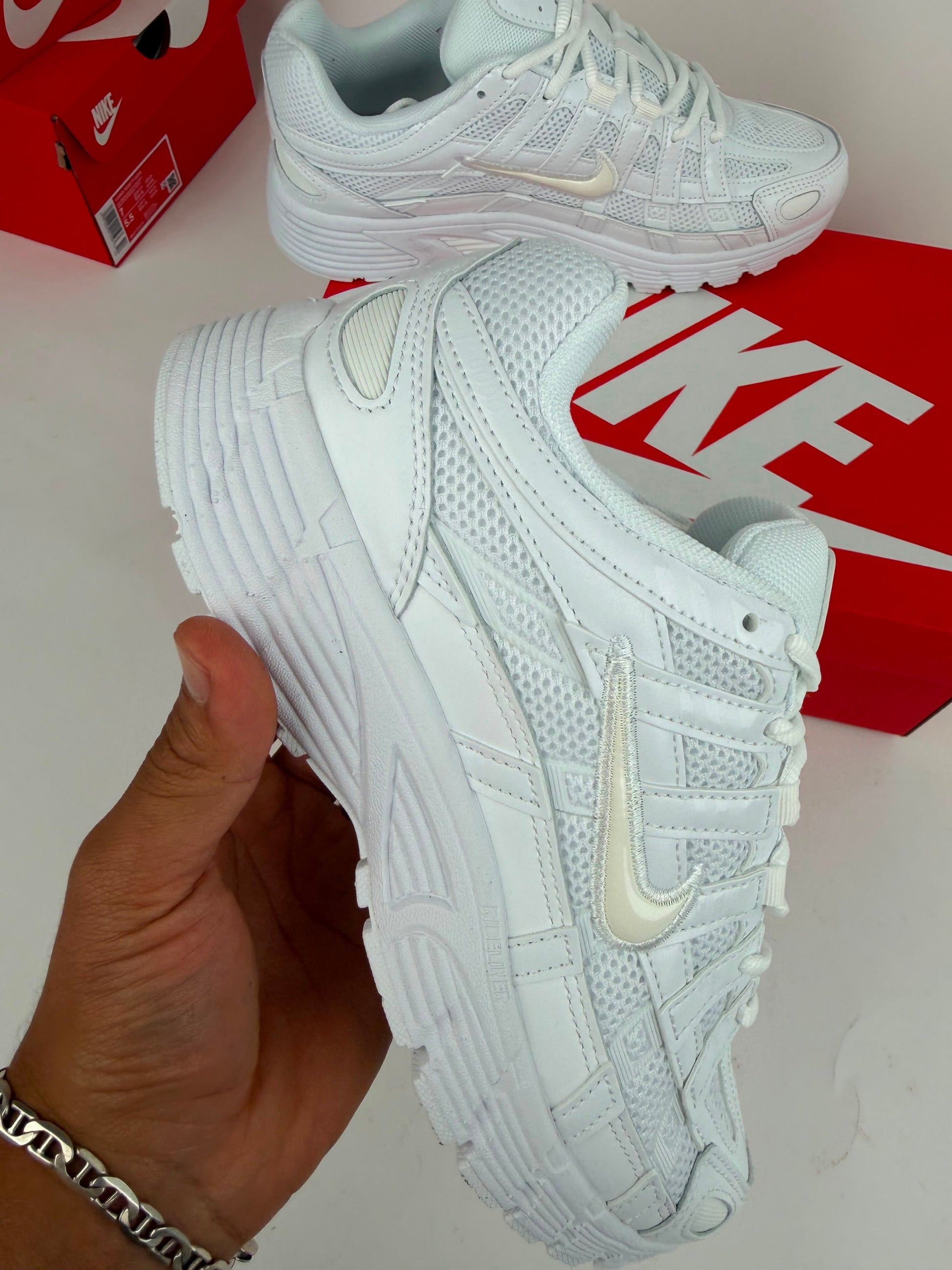 NIKE P6000