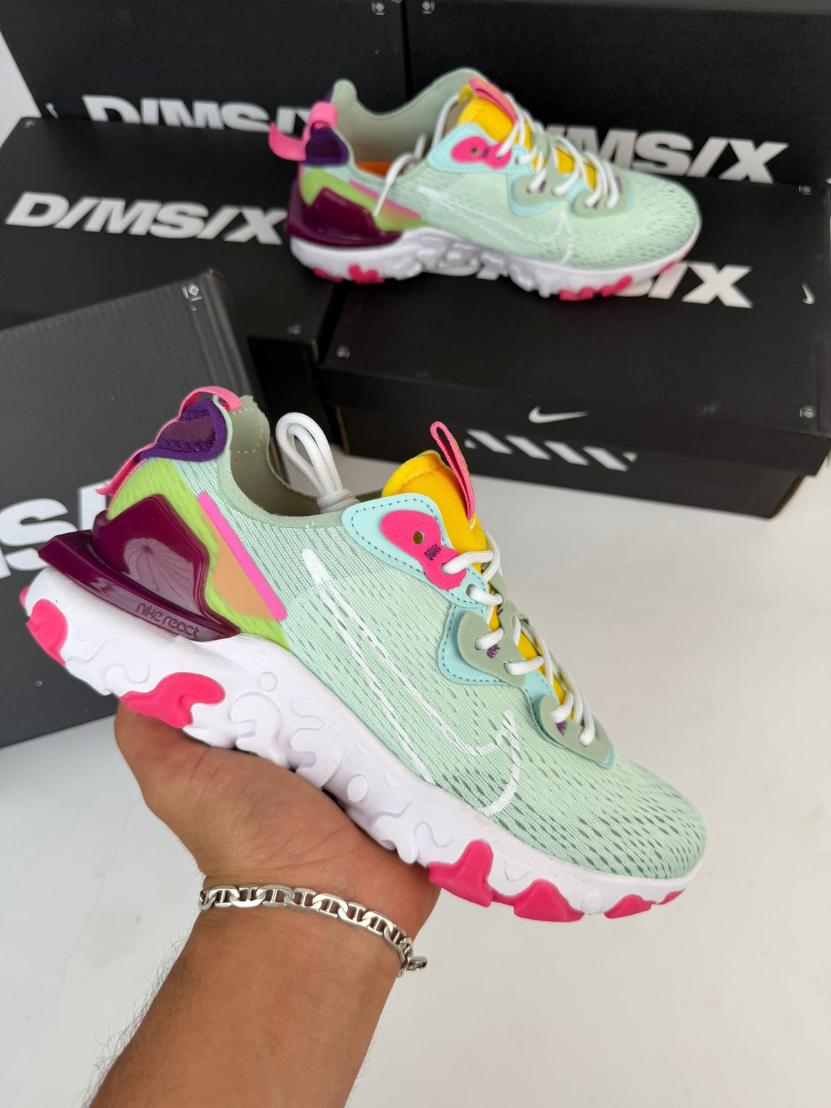 NIKE REACT VISION