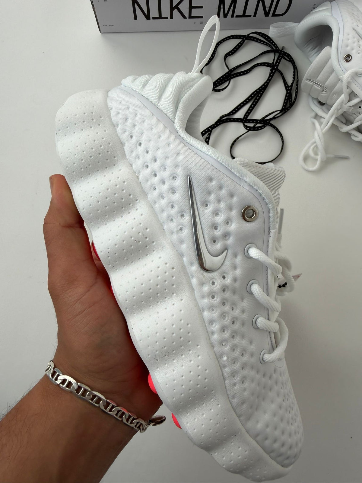 NIKE MIND 002