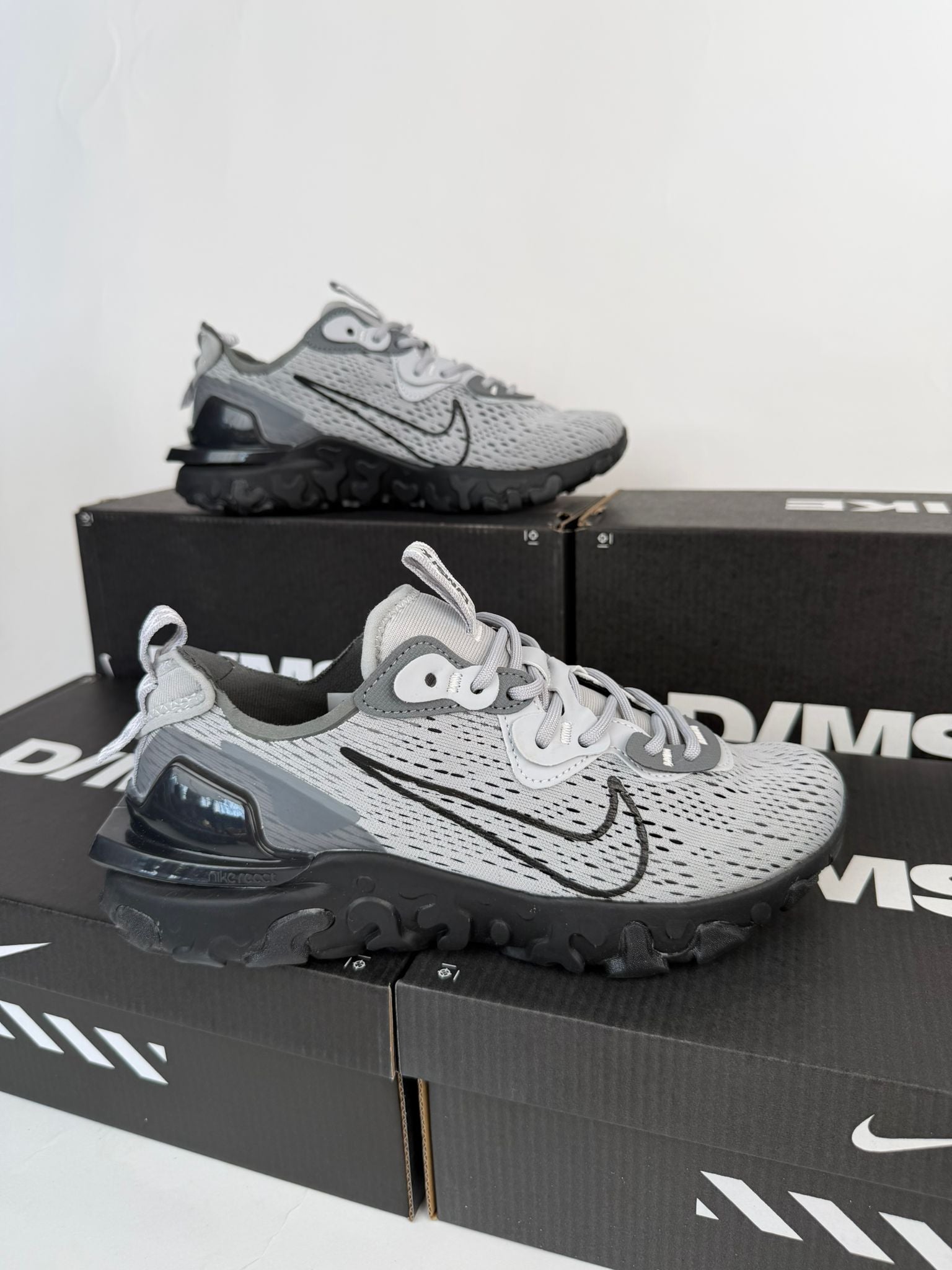 NIKE REACT VISION