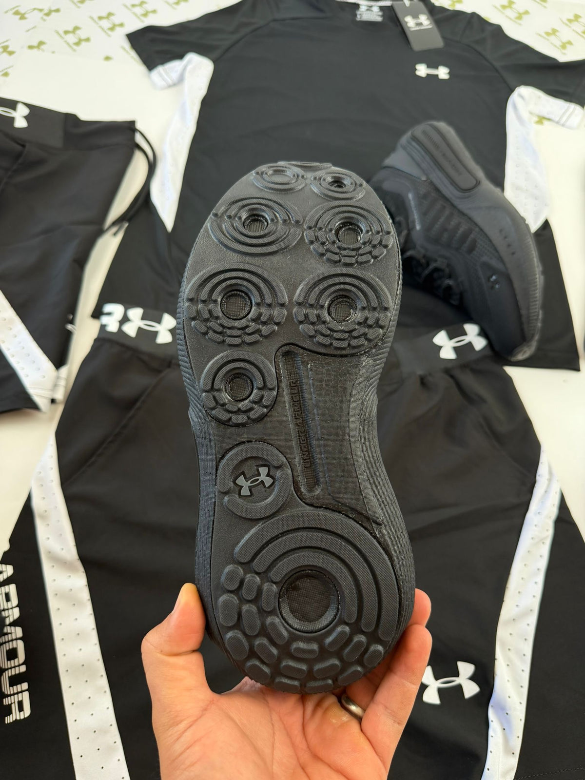 UNDER ARMOUR STORM