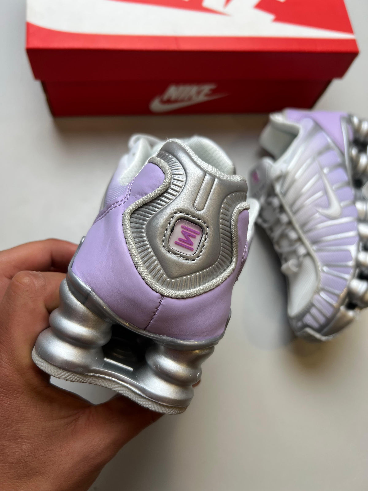 NIKE SHOX