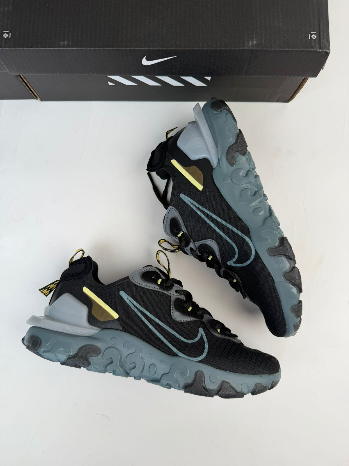 NIKE REACT VISION