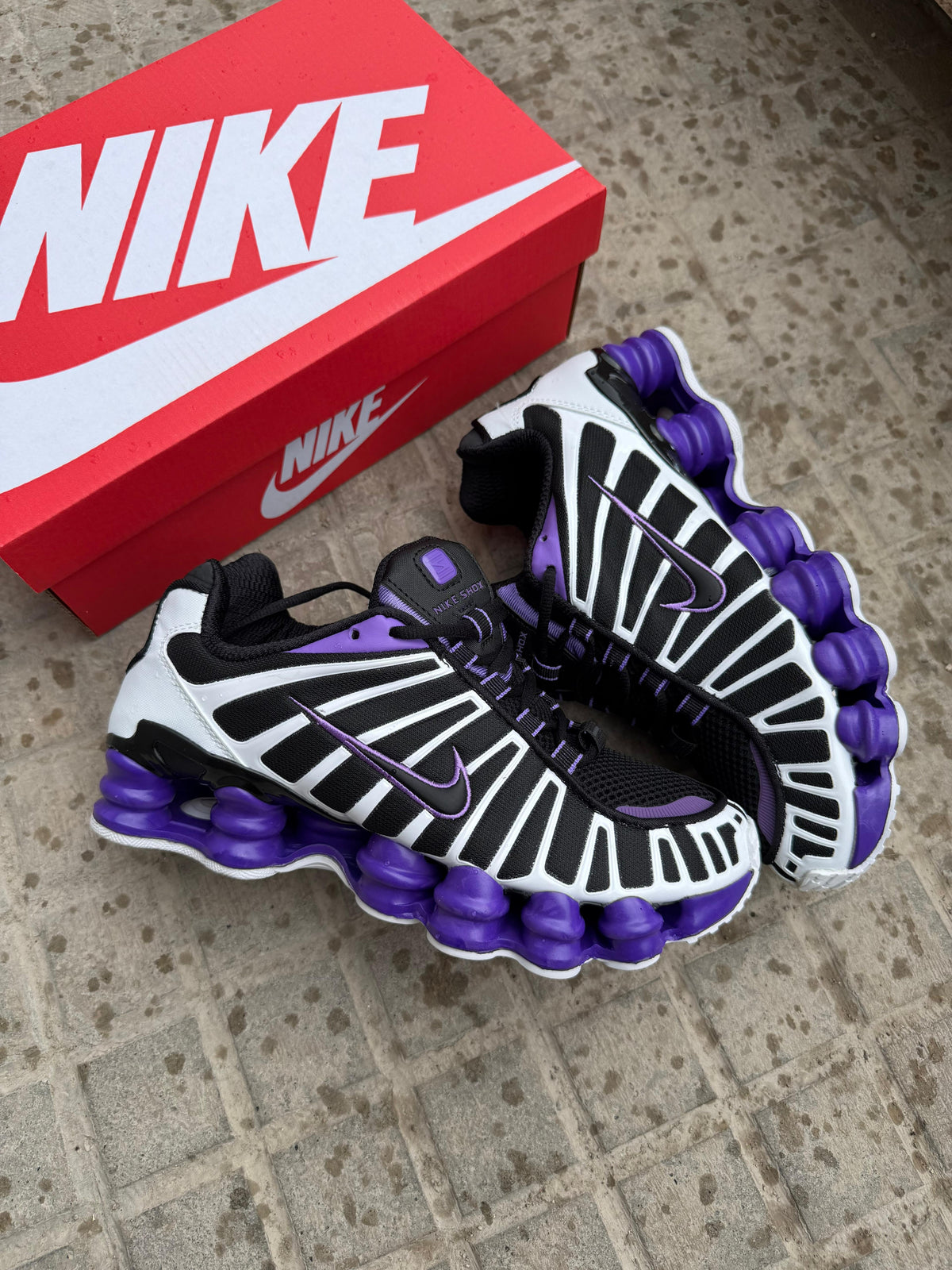 NIKE SHOX