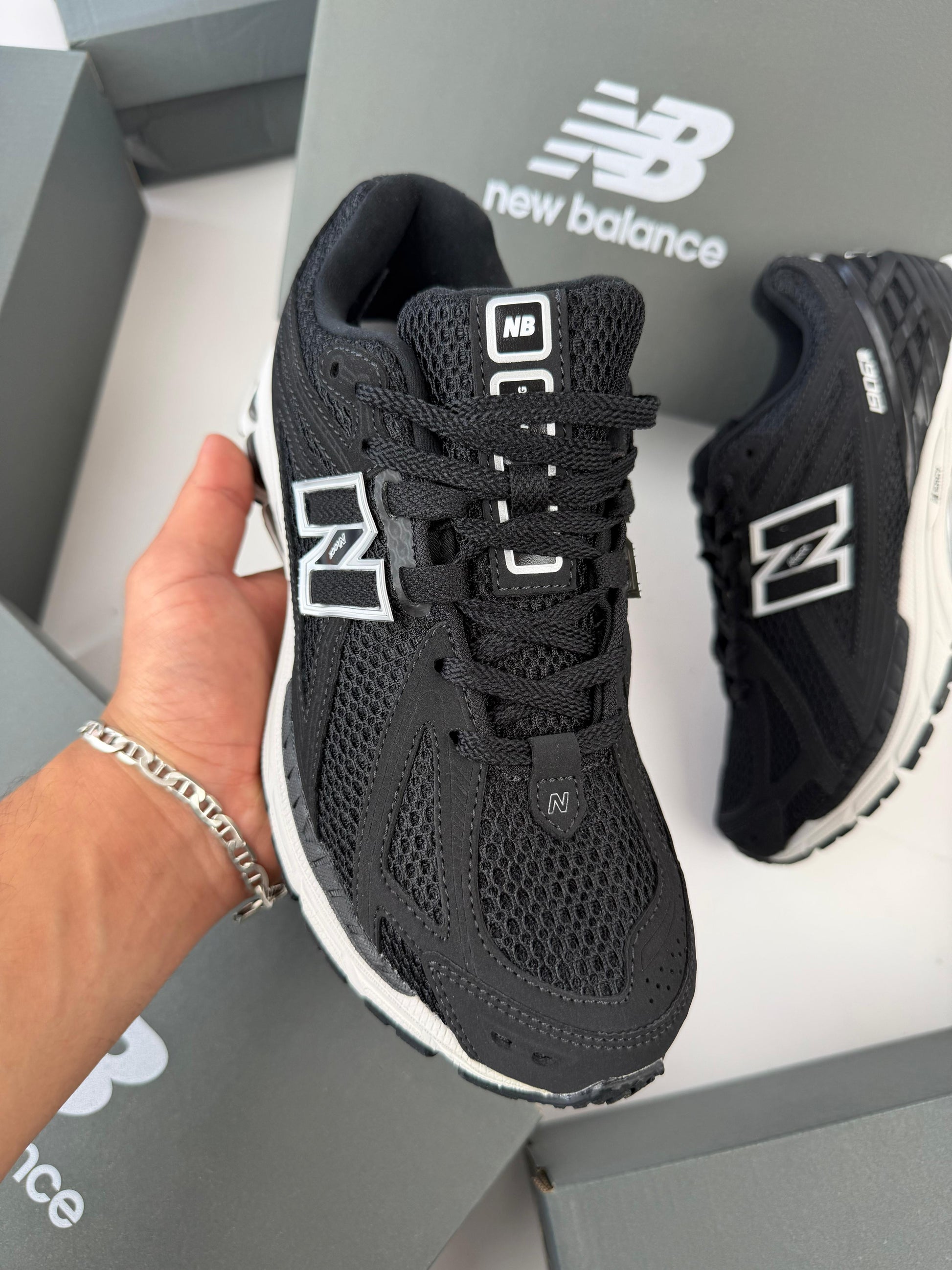 NEW BALANCE 1906 R