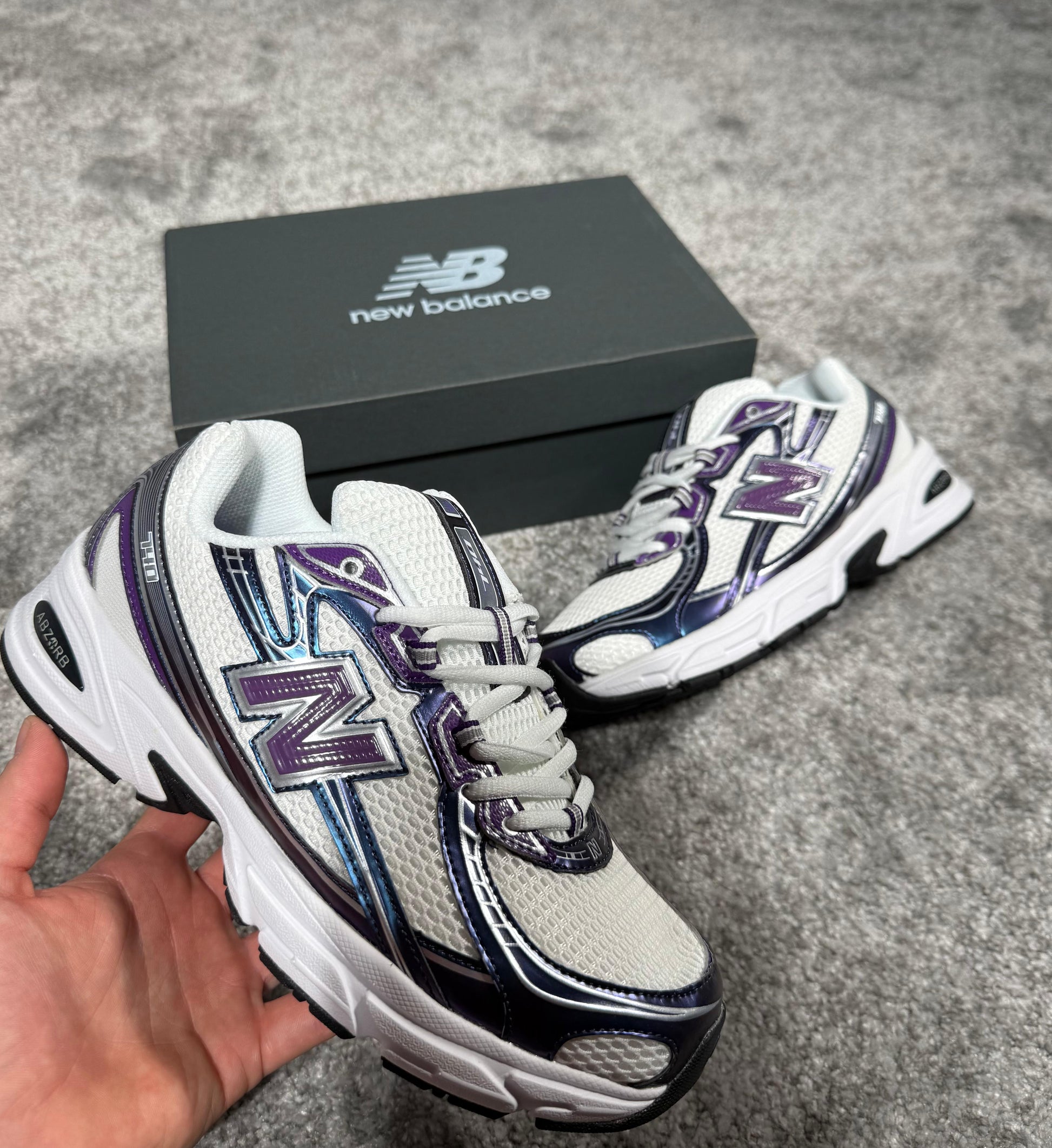 NEW BALANCE