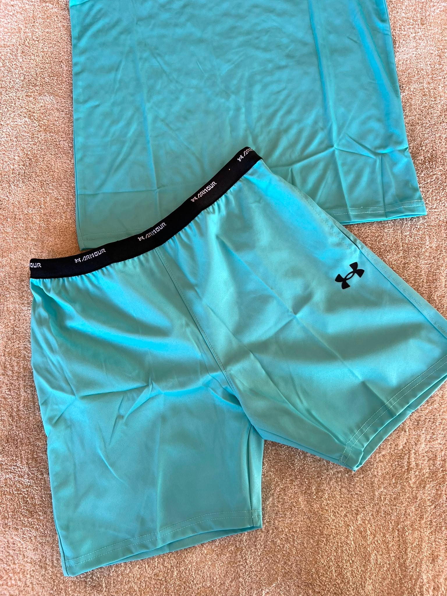 UNDER ARMOUR CONJUNTO CORTO
