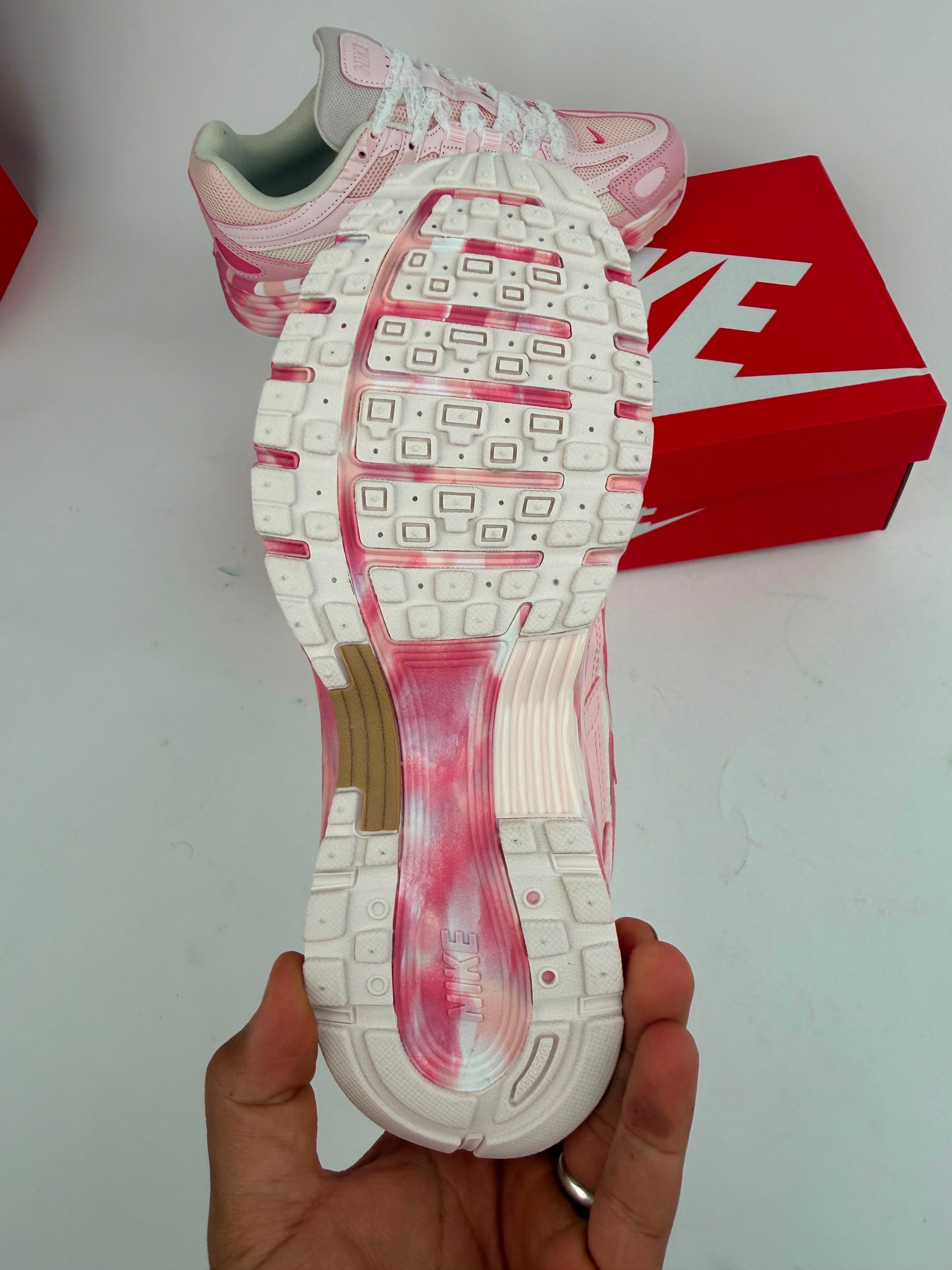 NIKE P6000