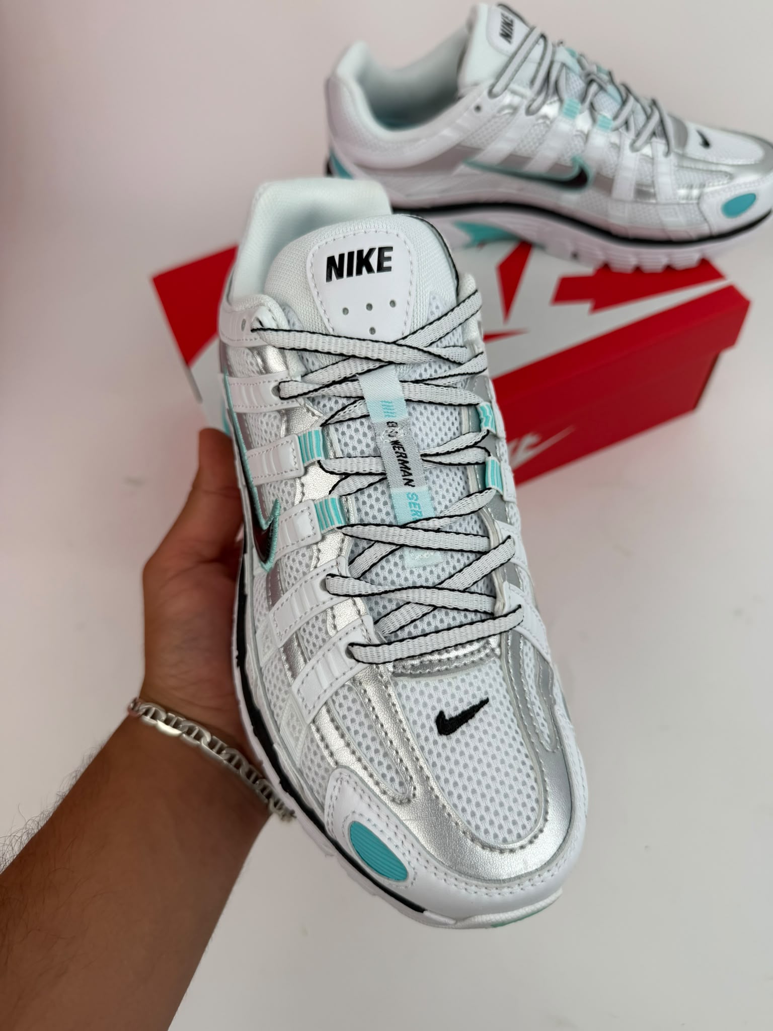 NIKE P6000