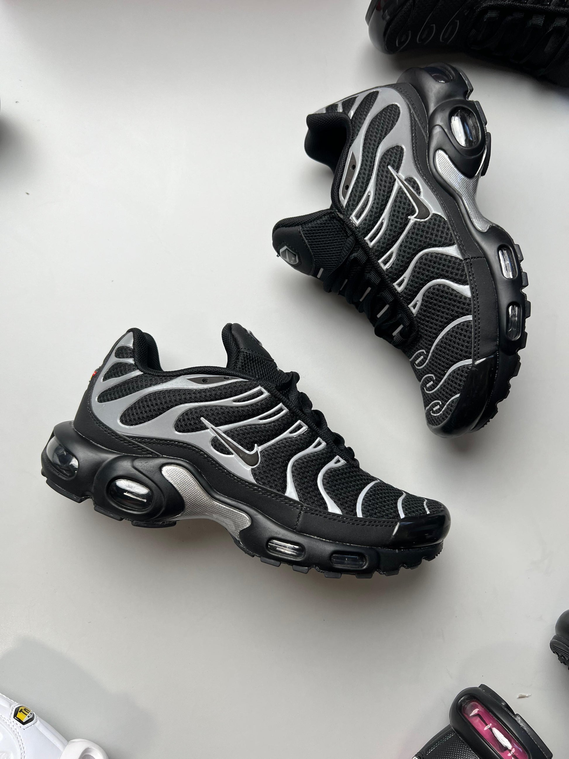 NIKE TN
