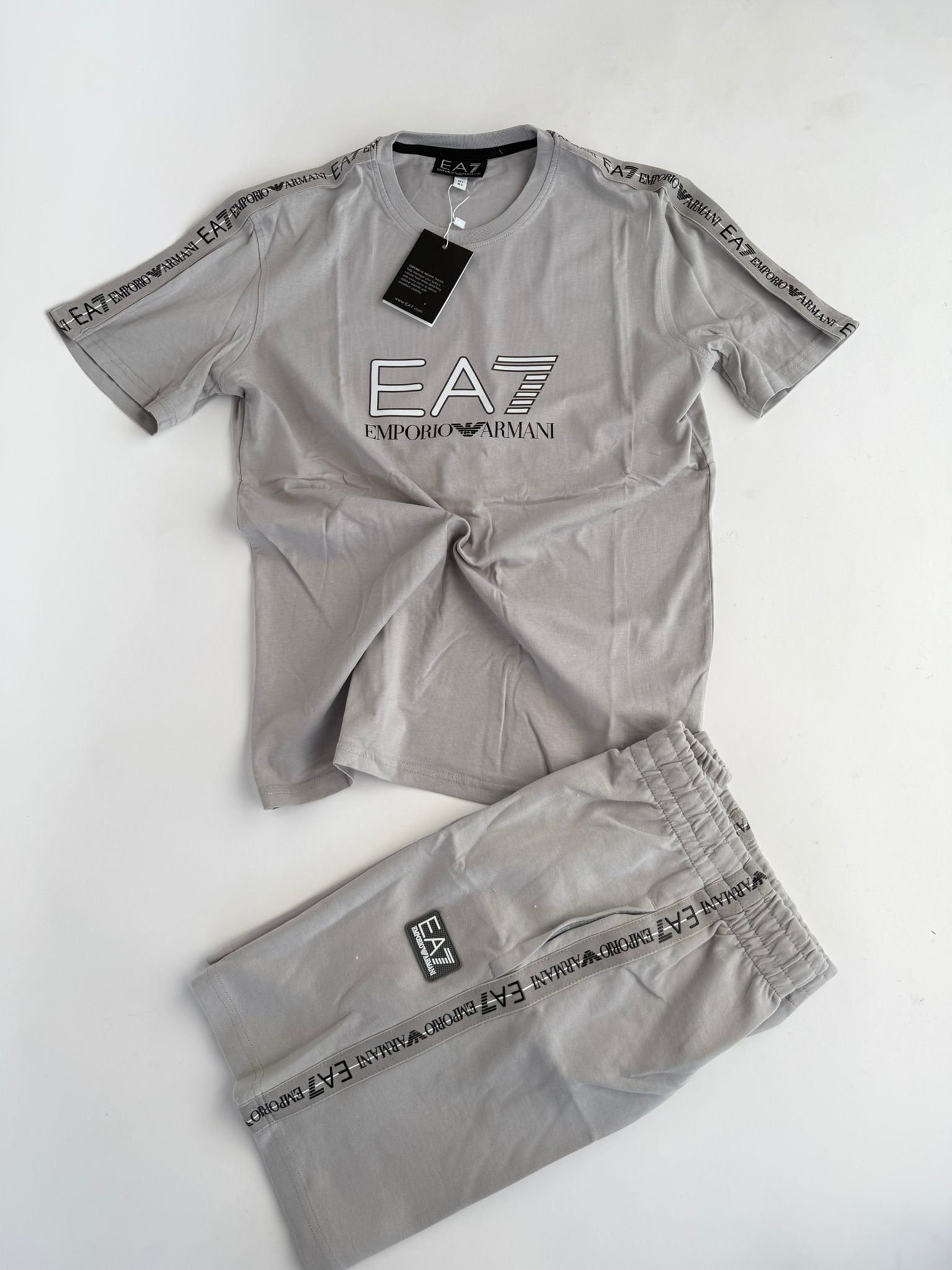 EMPORIO ARMANI CONJUNTO CORTO
