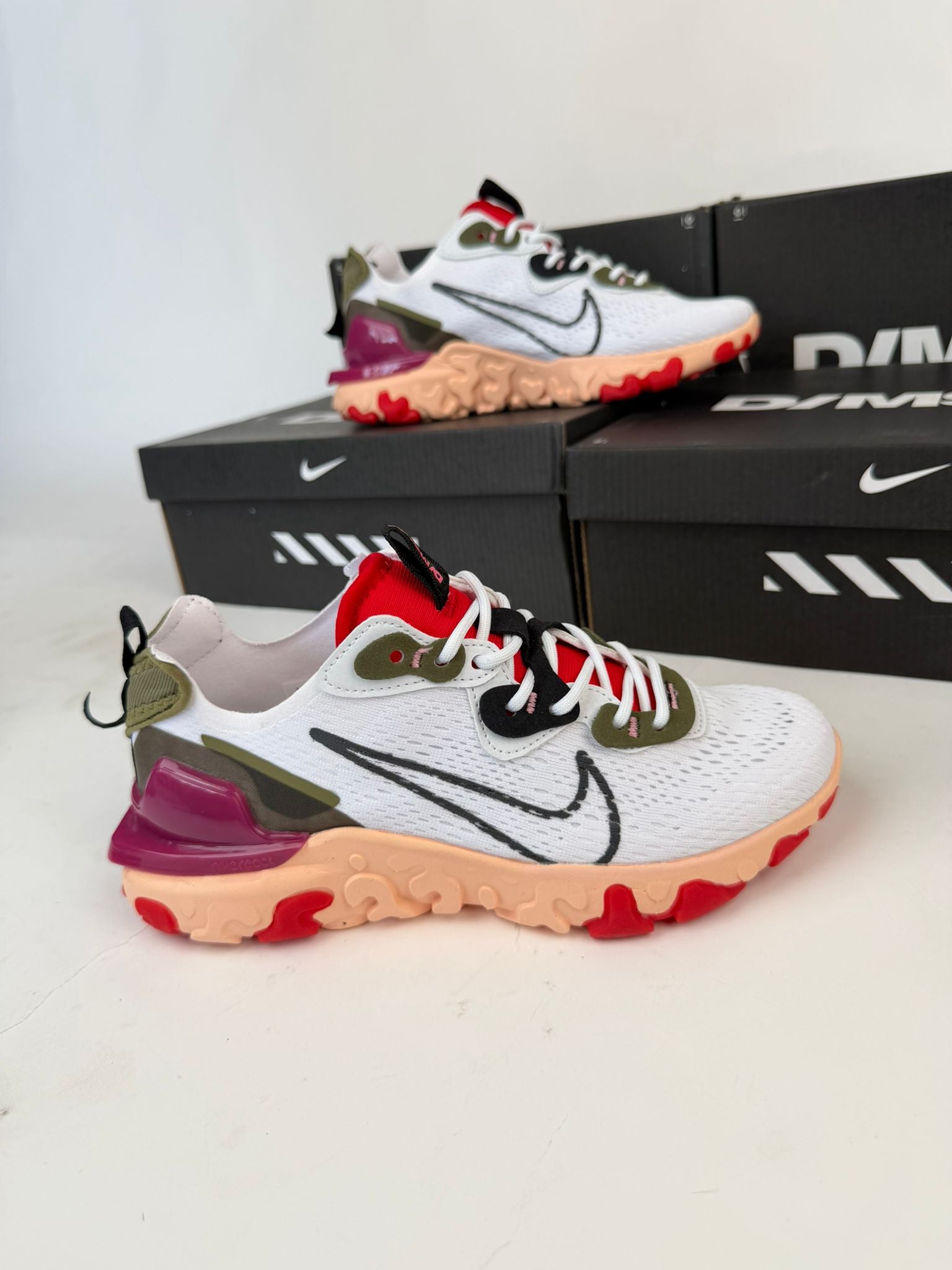 NIKE REACT VISION