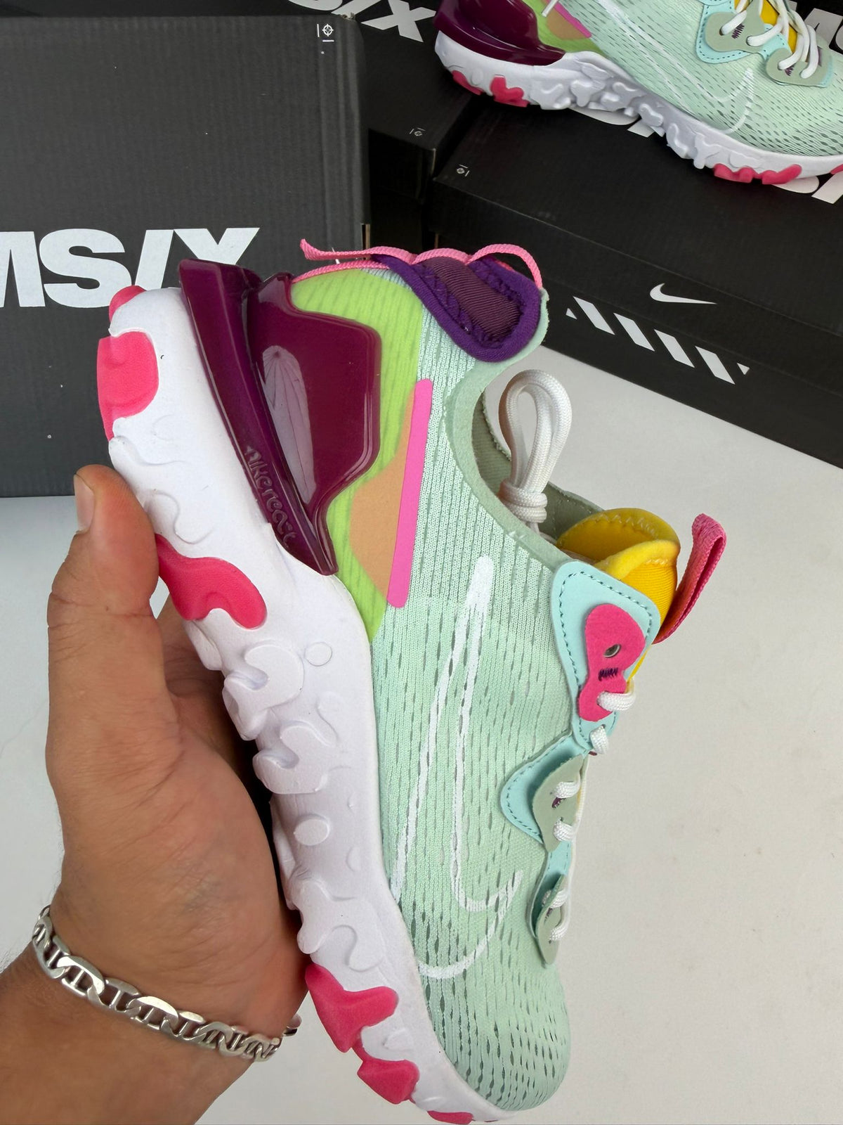NIKE REACT VISION