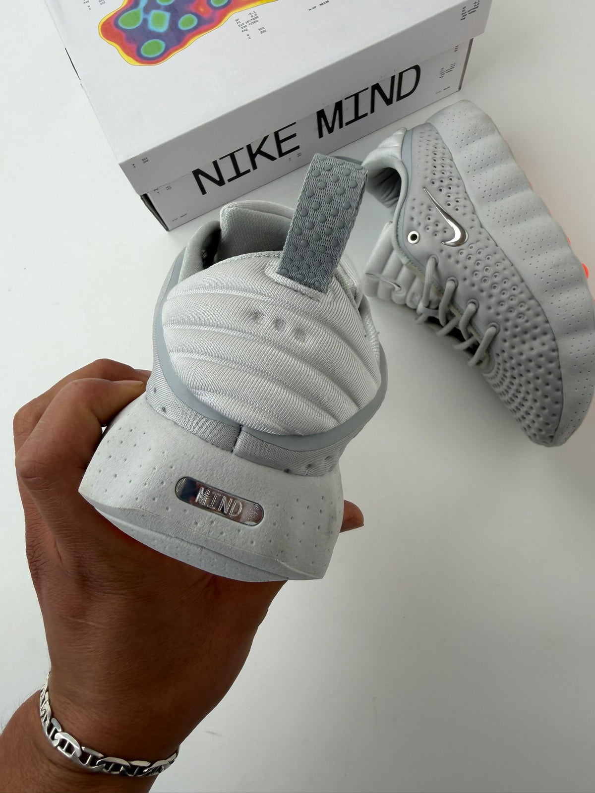 NIKE MIND 002
