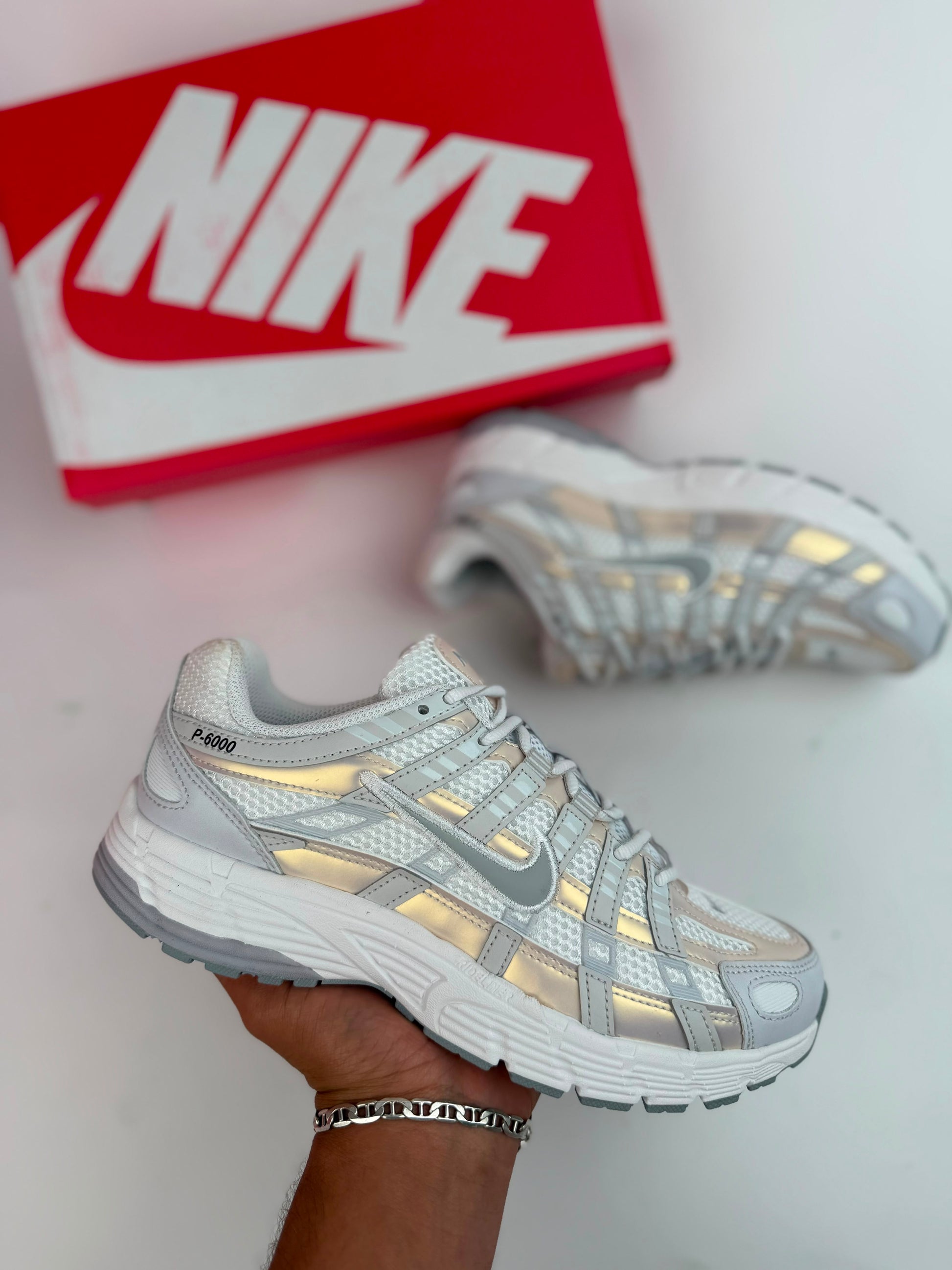 NIKE P6000