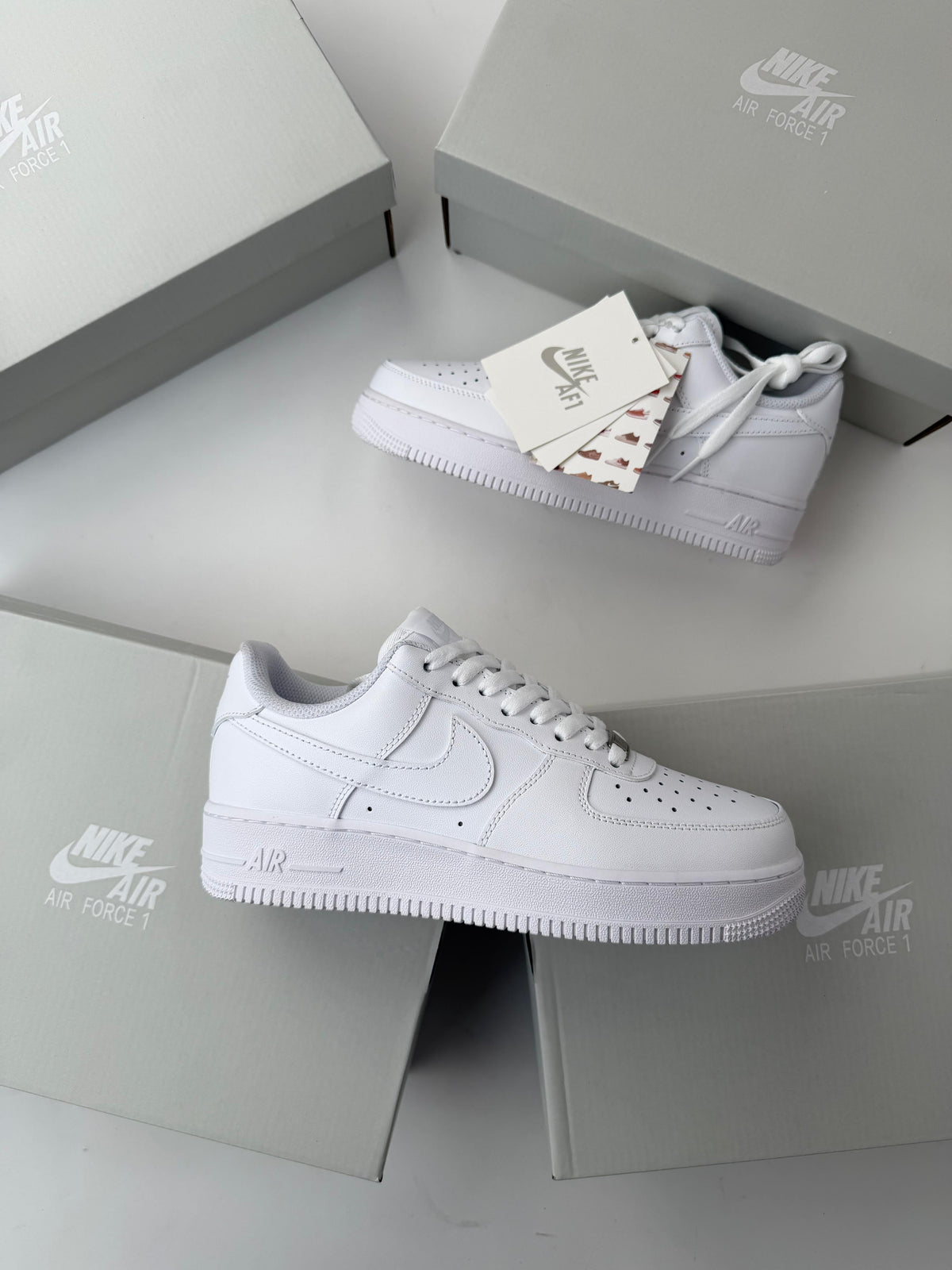 NIKE AIRFORCE