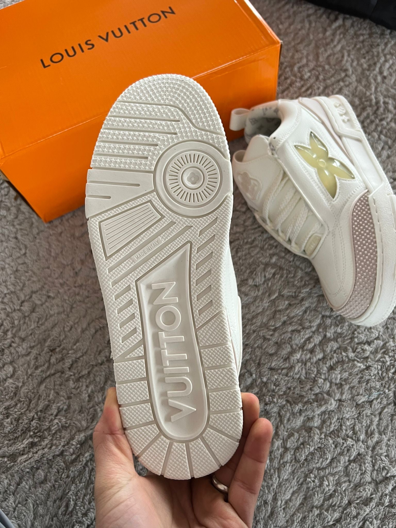 LOUIS VUITTON
