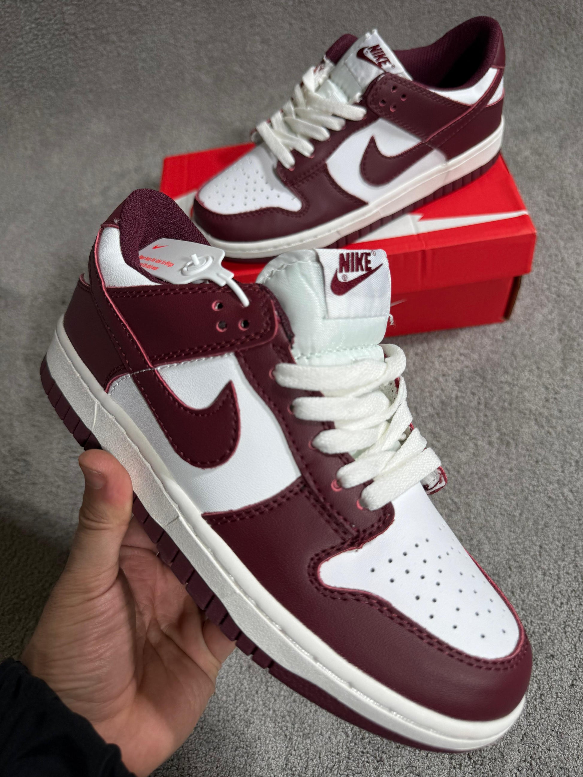 NIKE DUNK