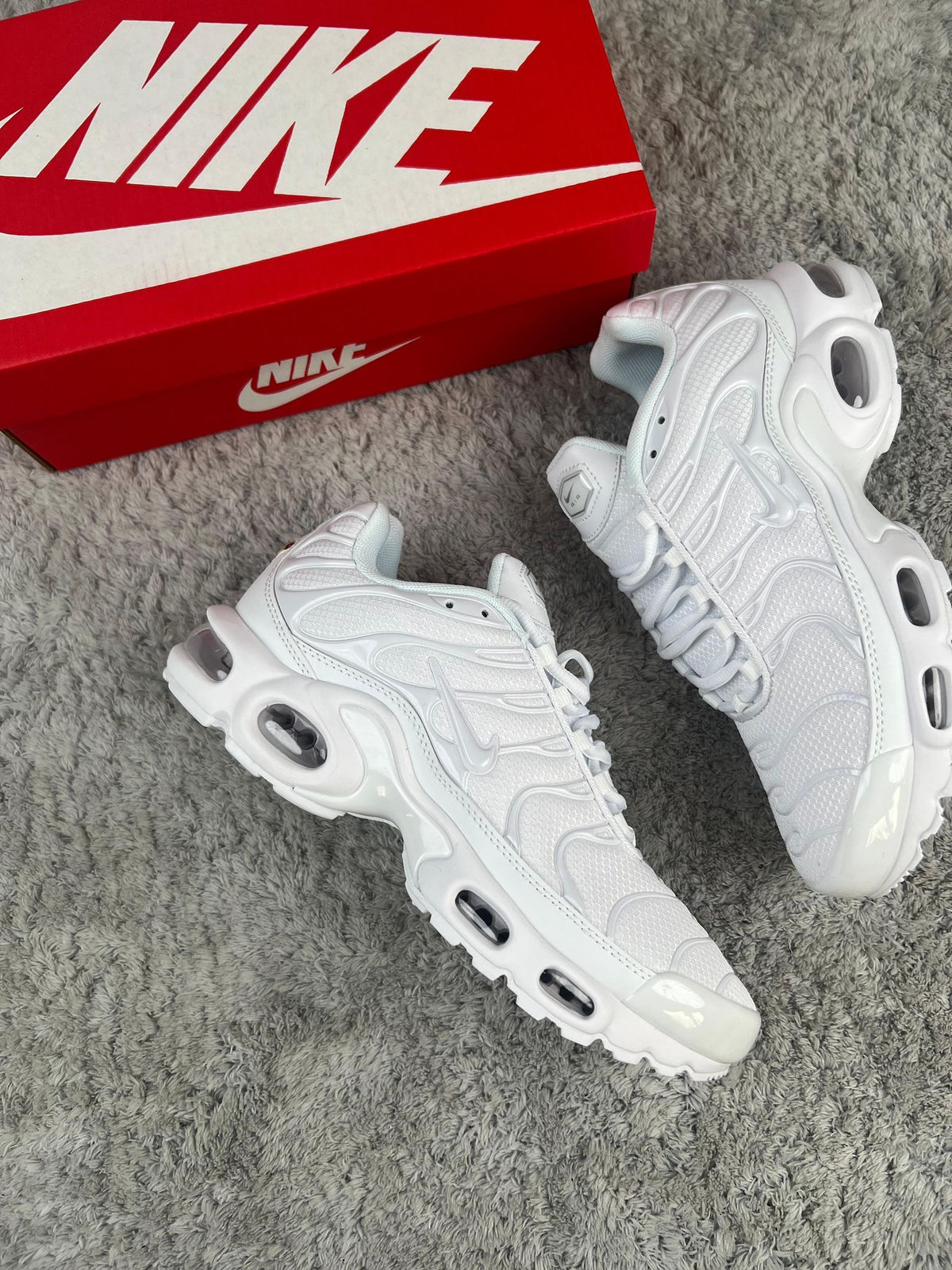 NIKE TN