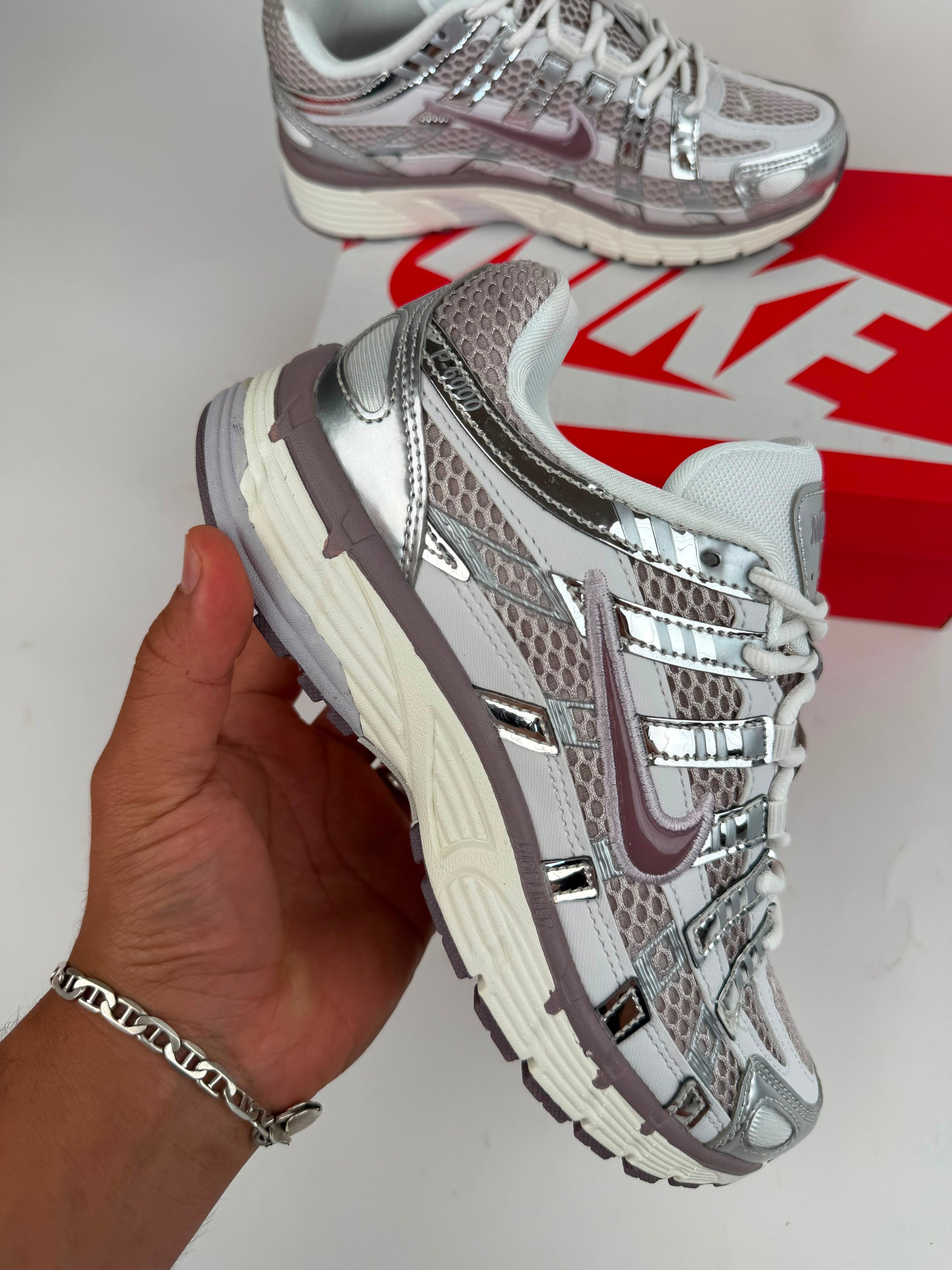 NIKE P6000