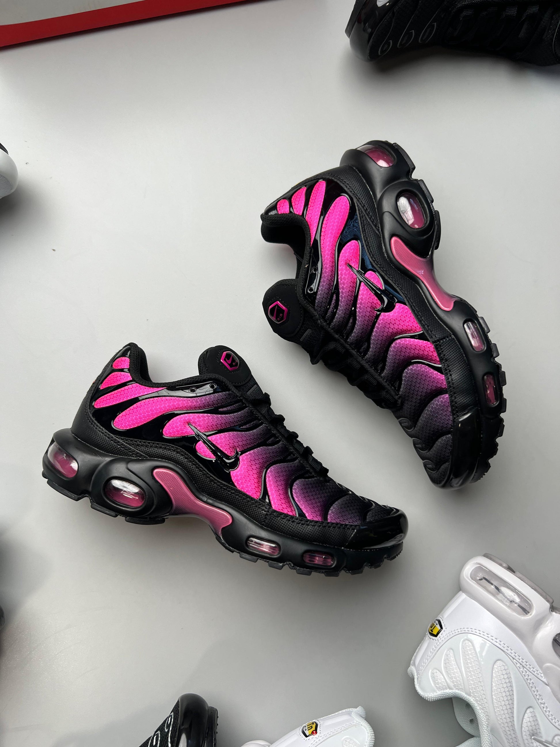 NIKE TN