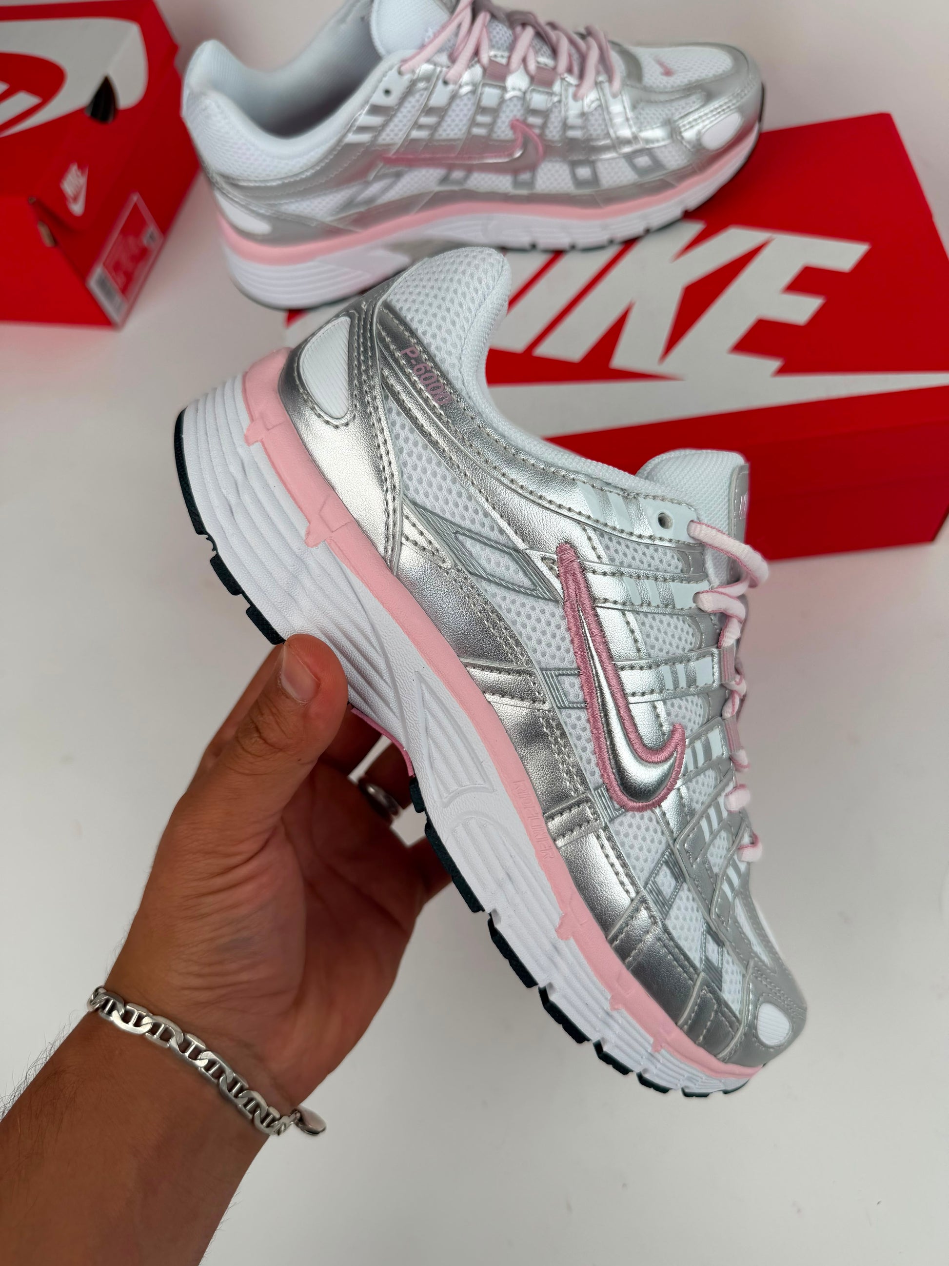 NIKE P6000