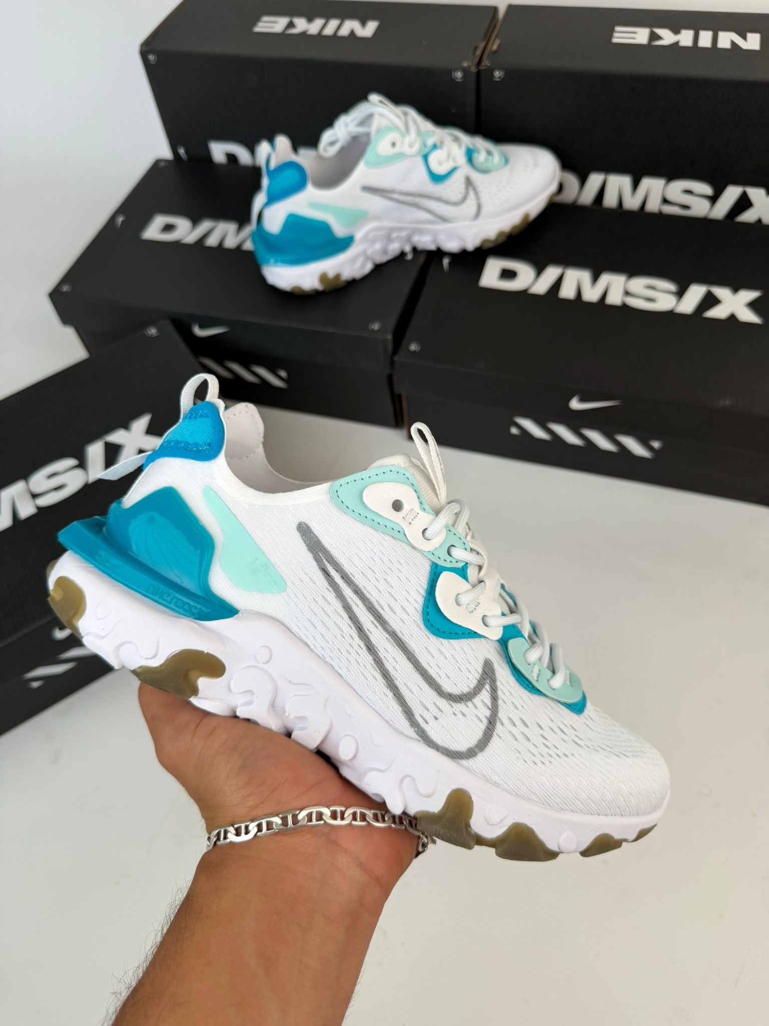 NIKE REACT VISION