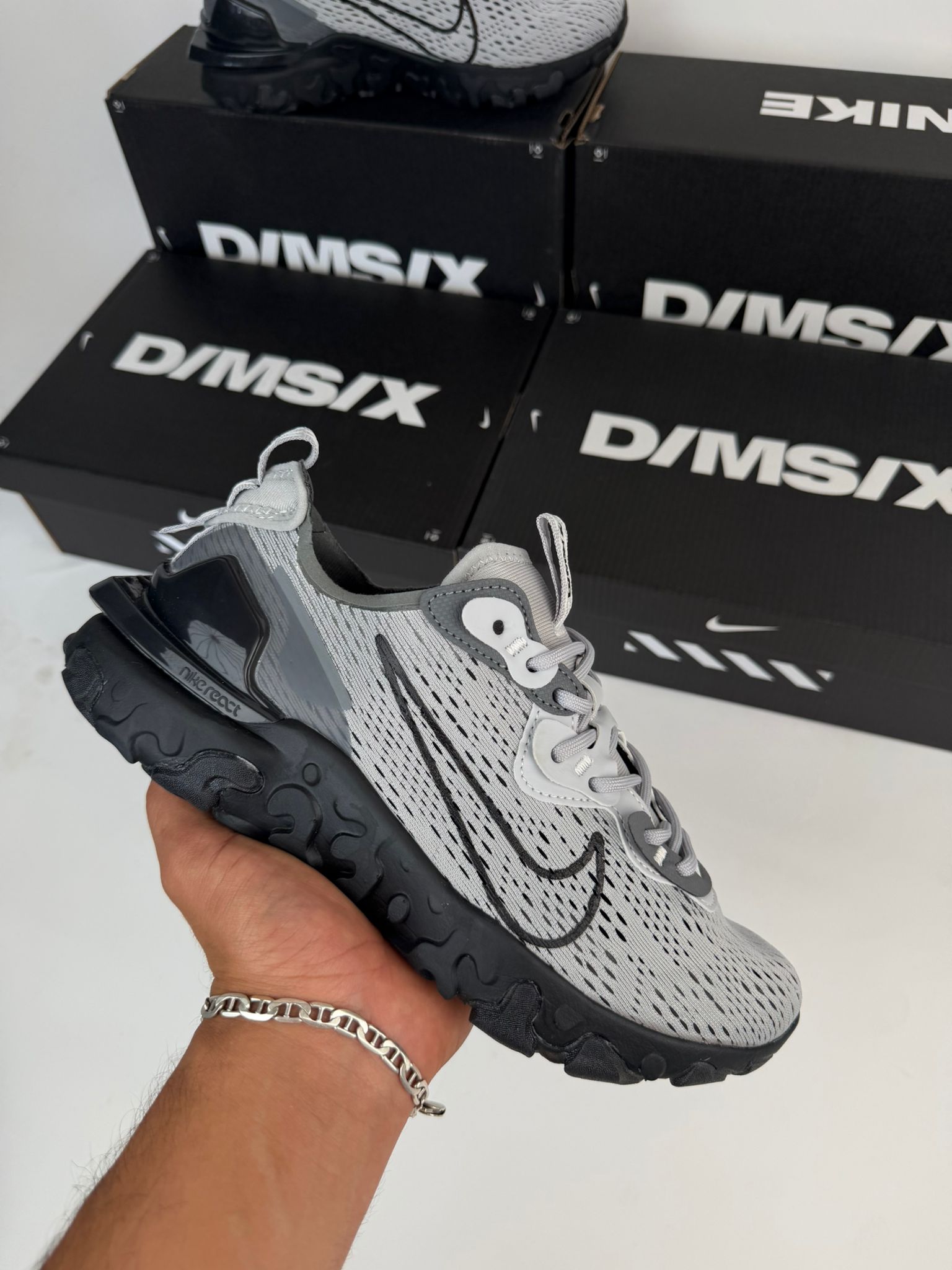 NIKE REACT VISION