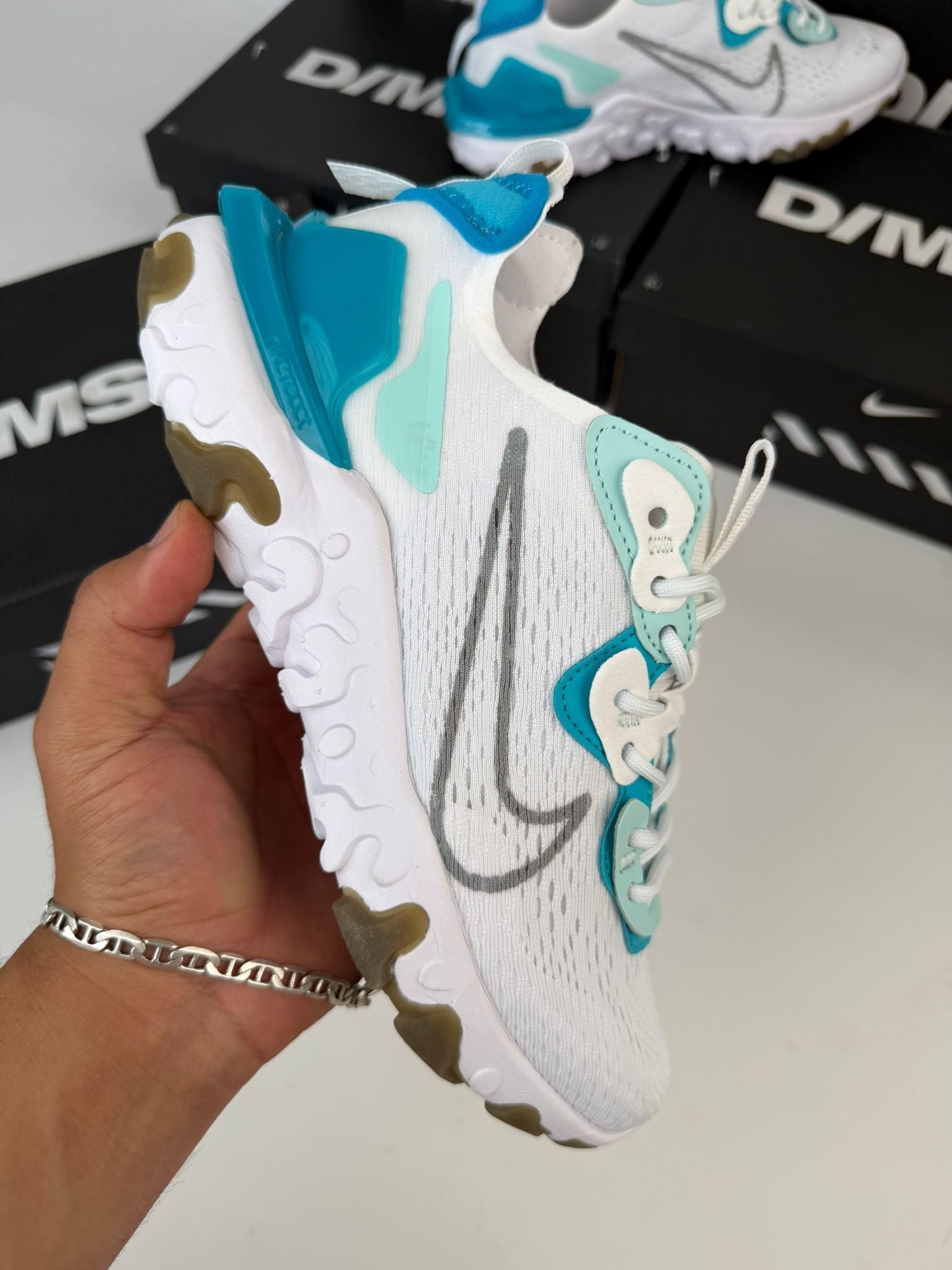 NIKE REACT VISION