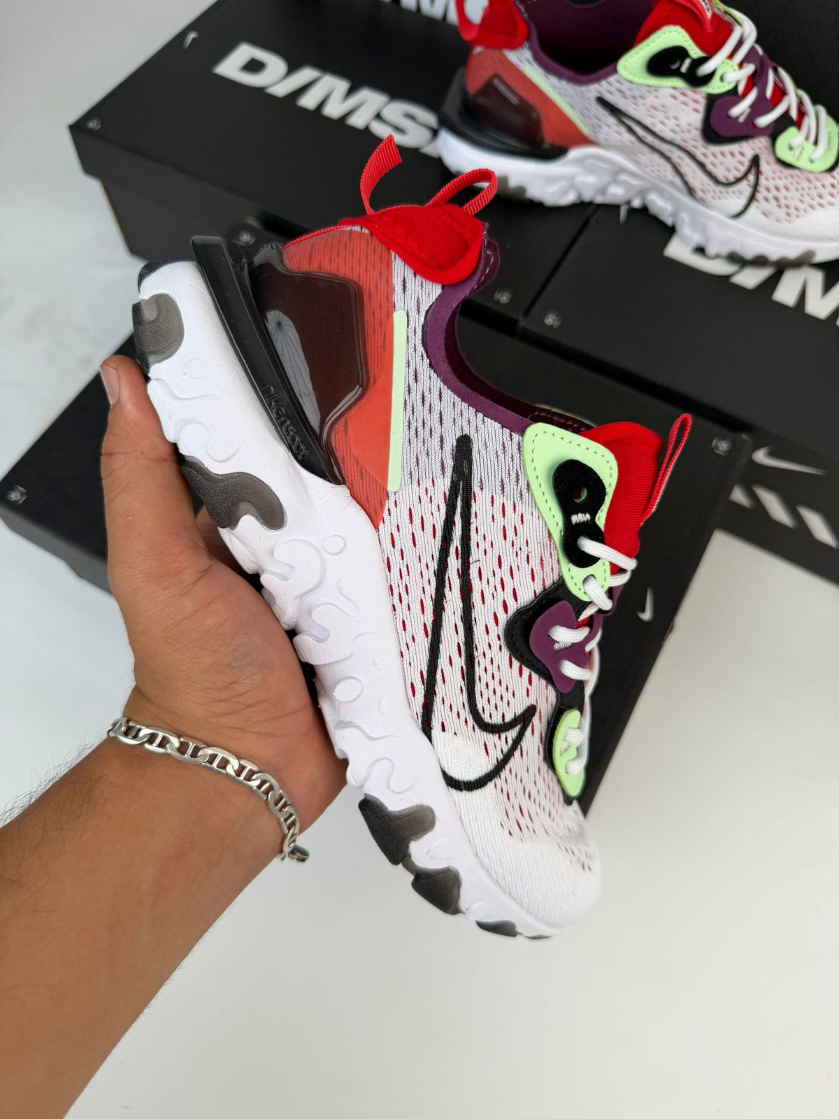 NIKE REACT VISION