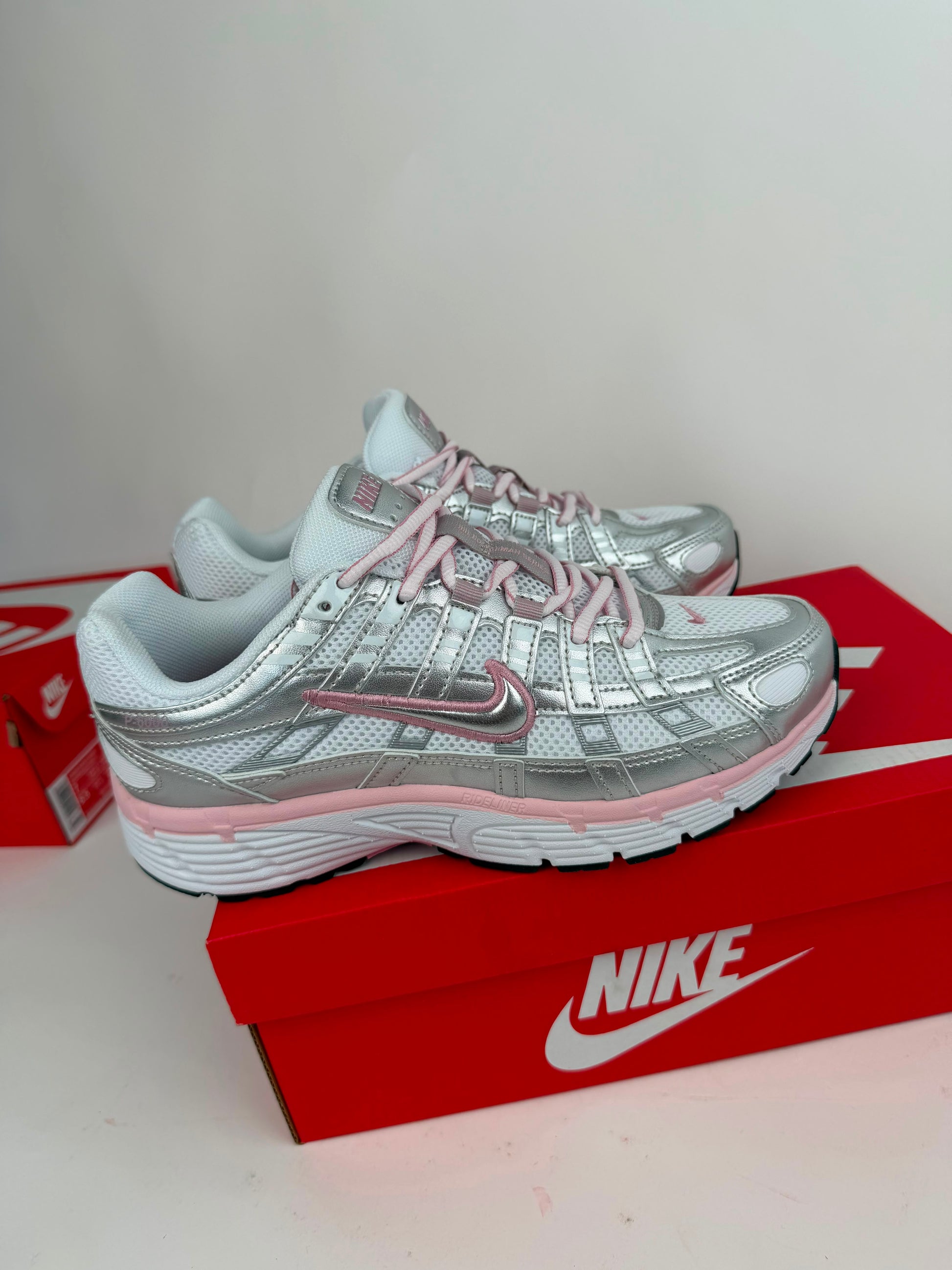 NIKE P6000