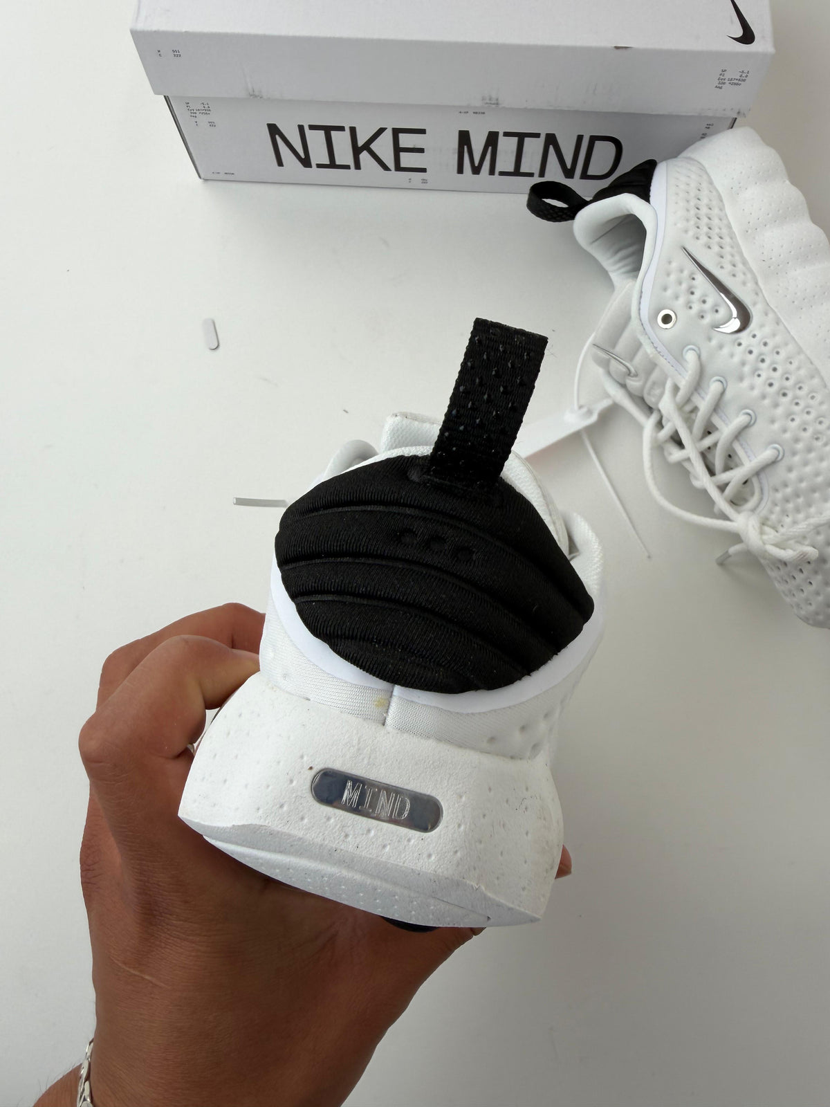 NIKE MIND 002