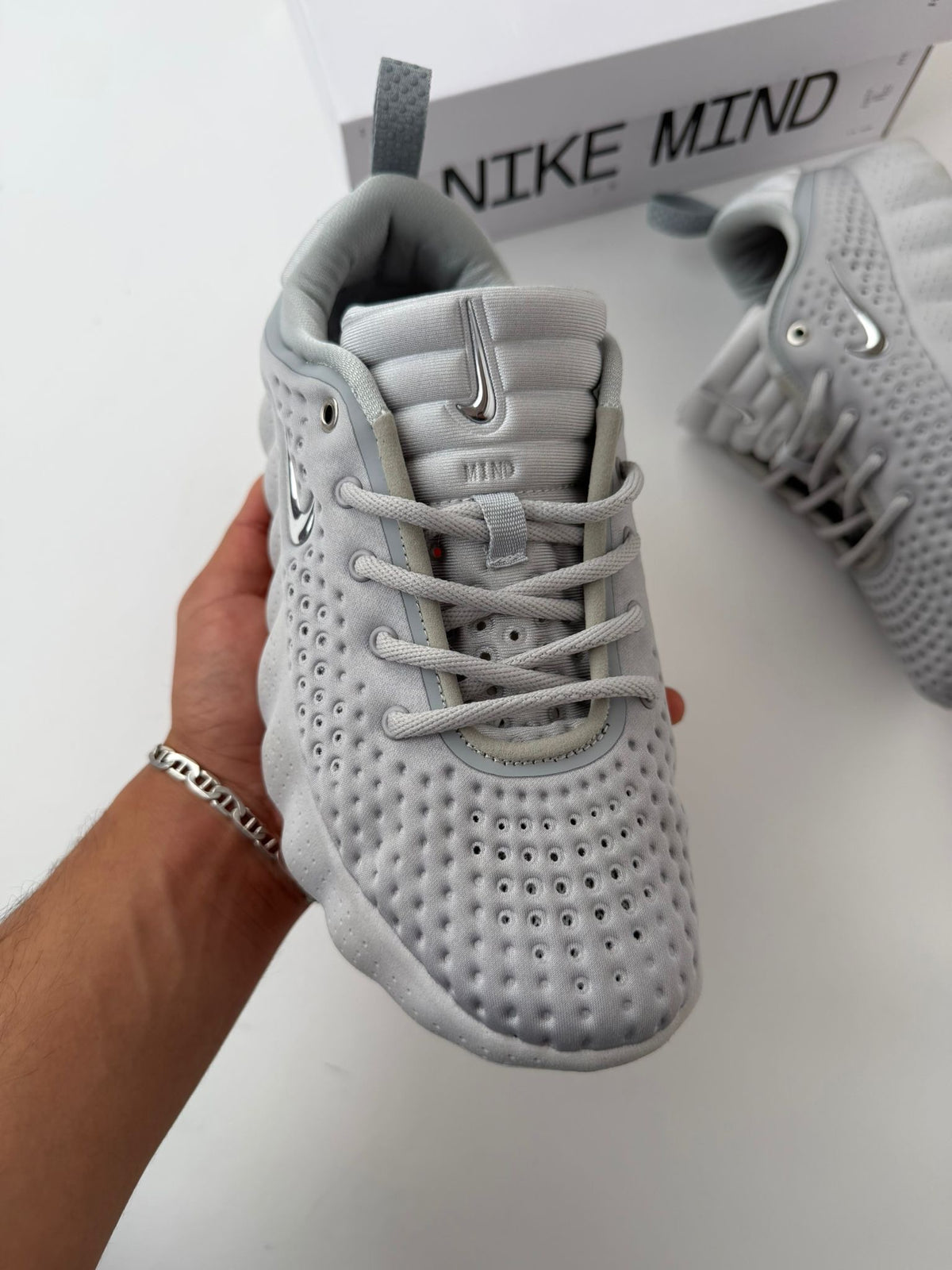 NIKE MIND 002