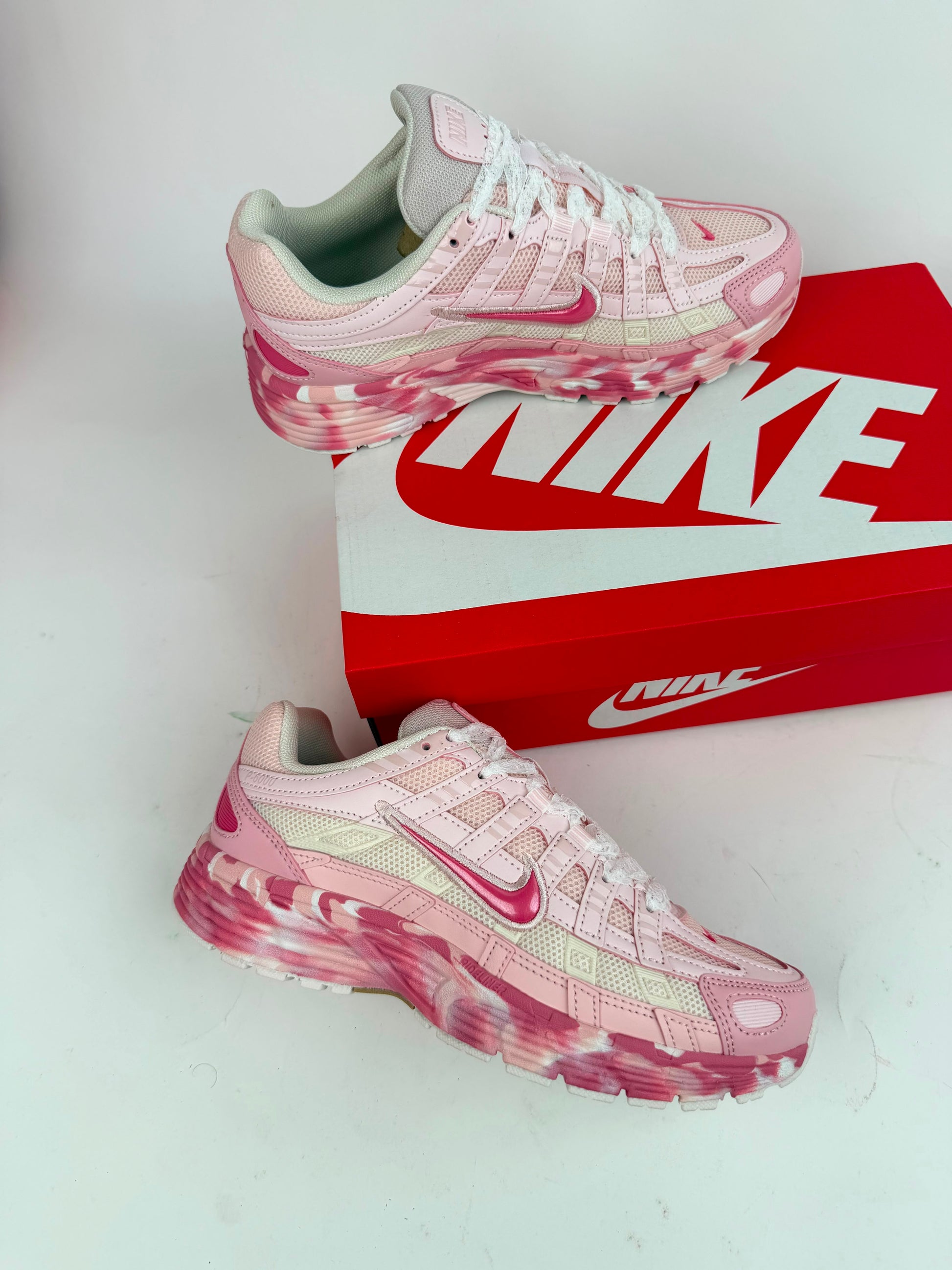 NIKE P6000