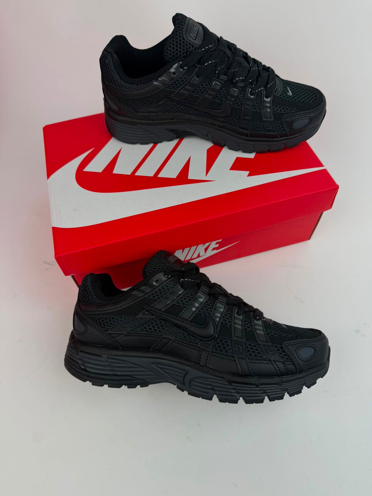 NIKE P6000