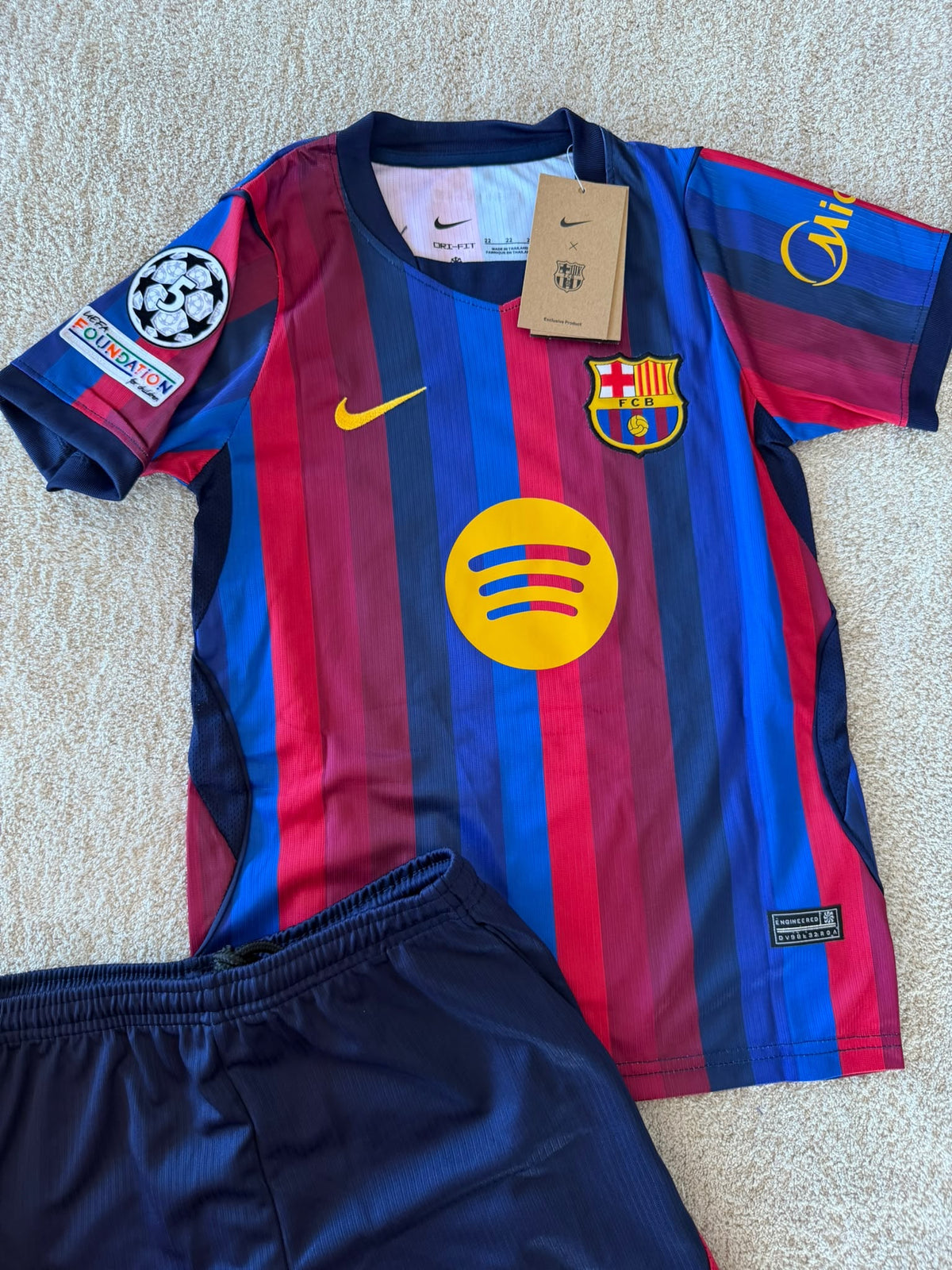 FC BARCELONA ( HOME KIT niños )