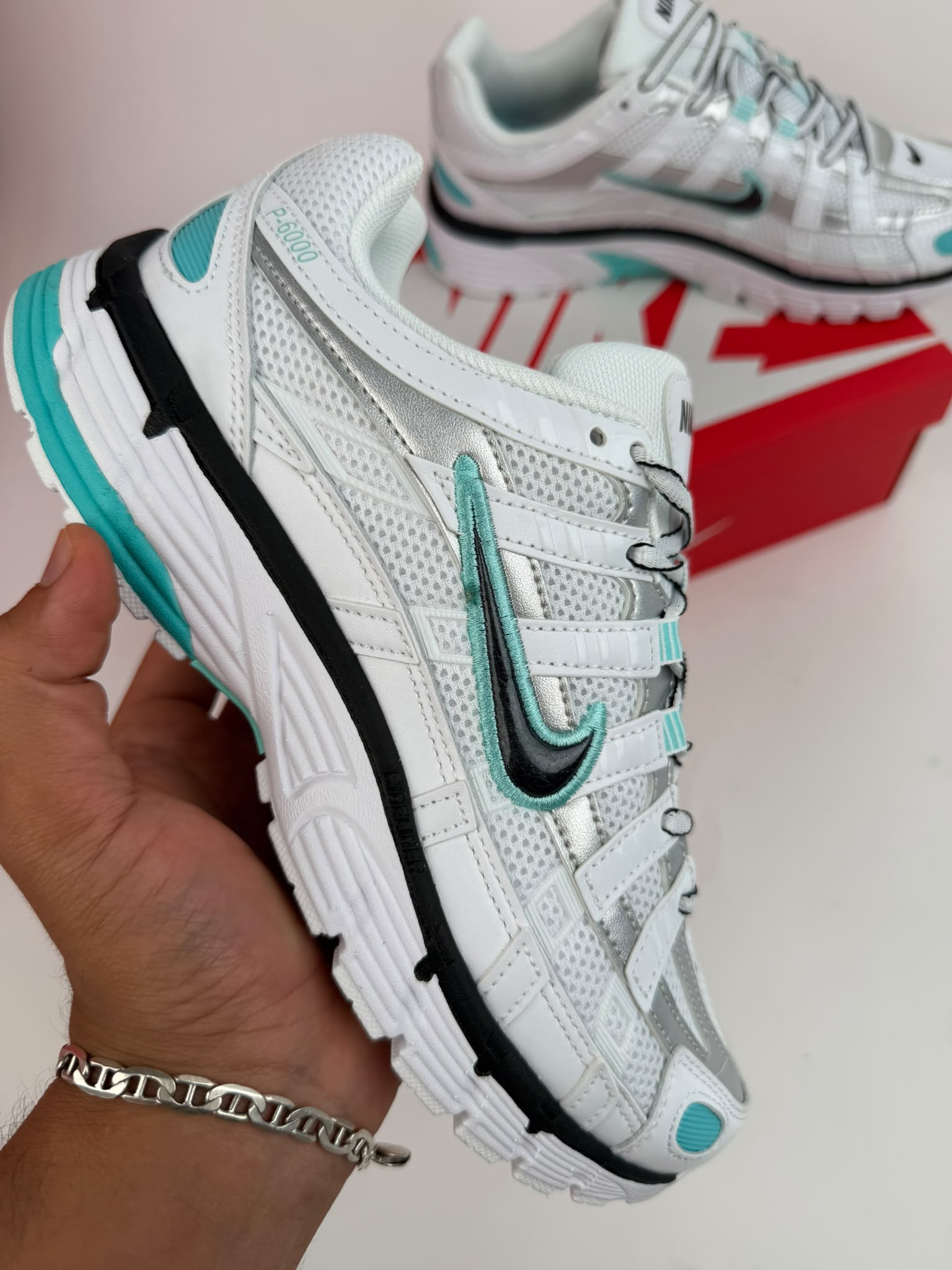NIKE P6000