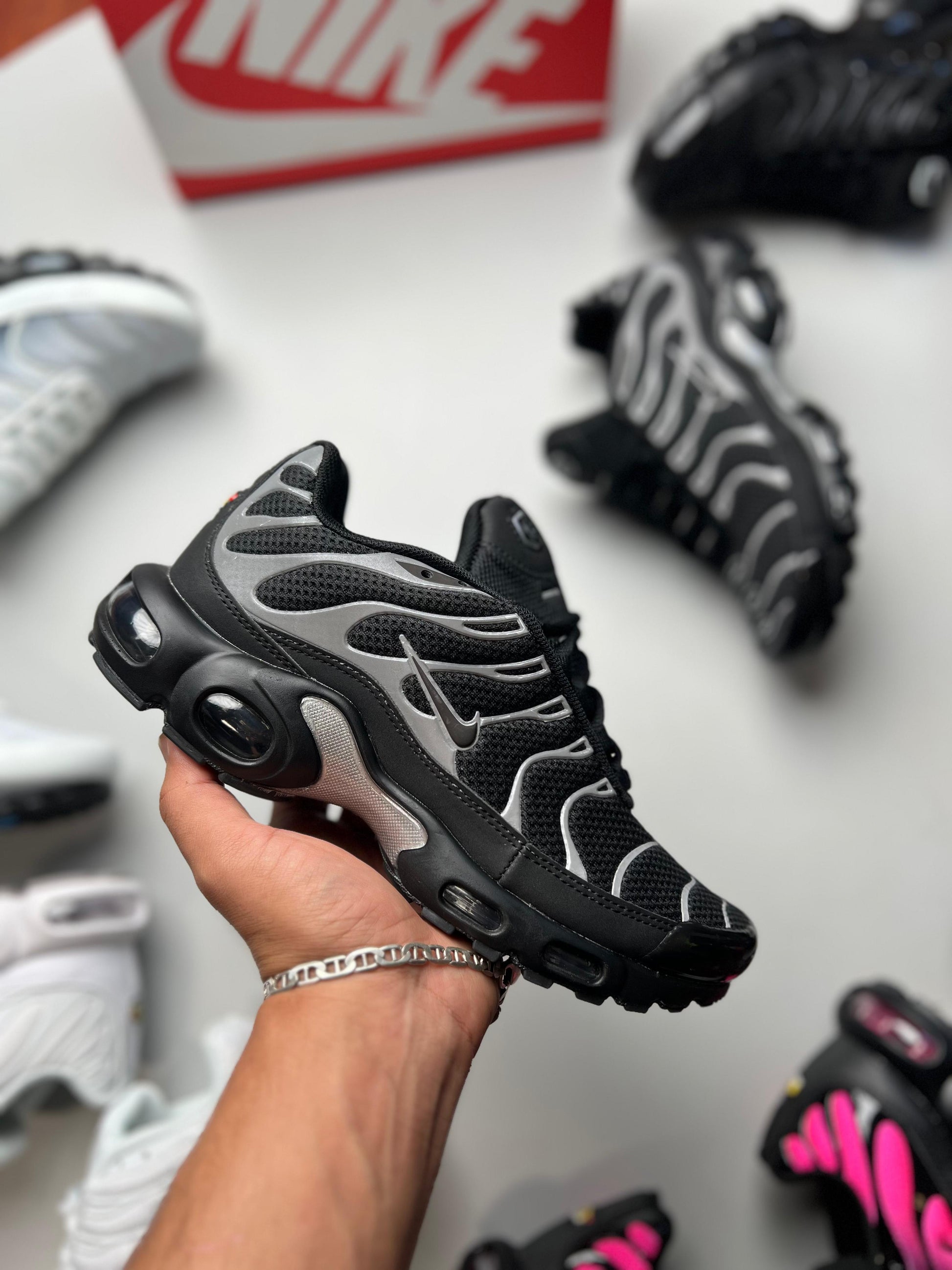 NIKE TN