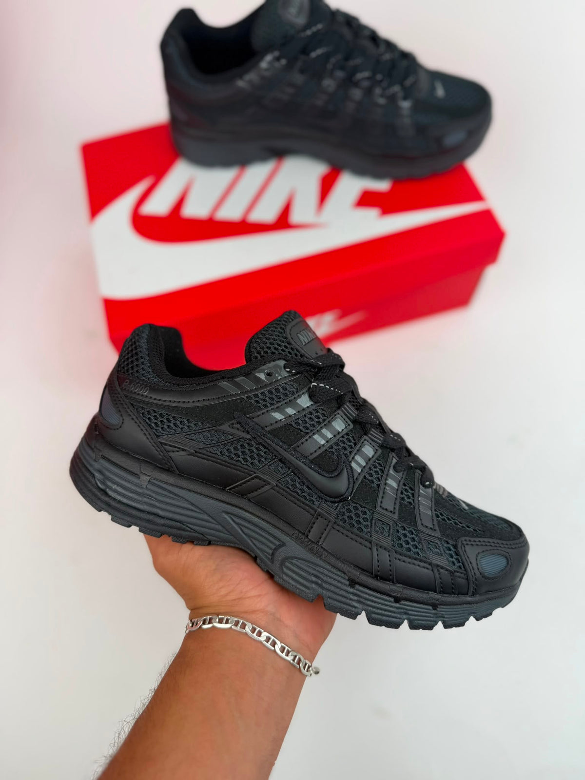 NIKE P6000