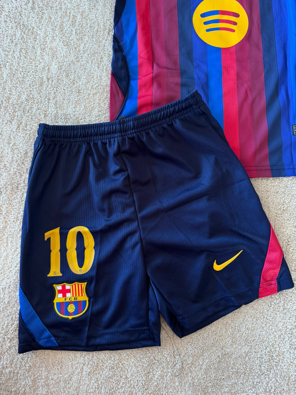 FC BARCELONA ( HOME KIT niños )