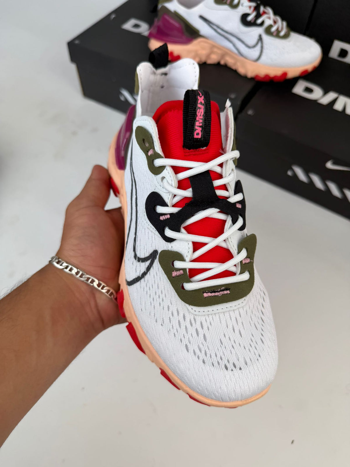 NIKE REACT VISION