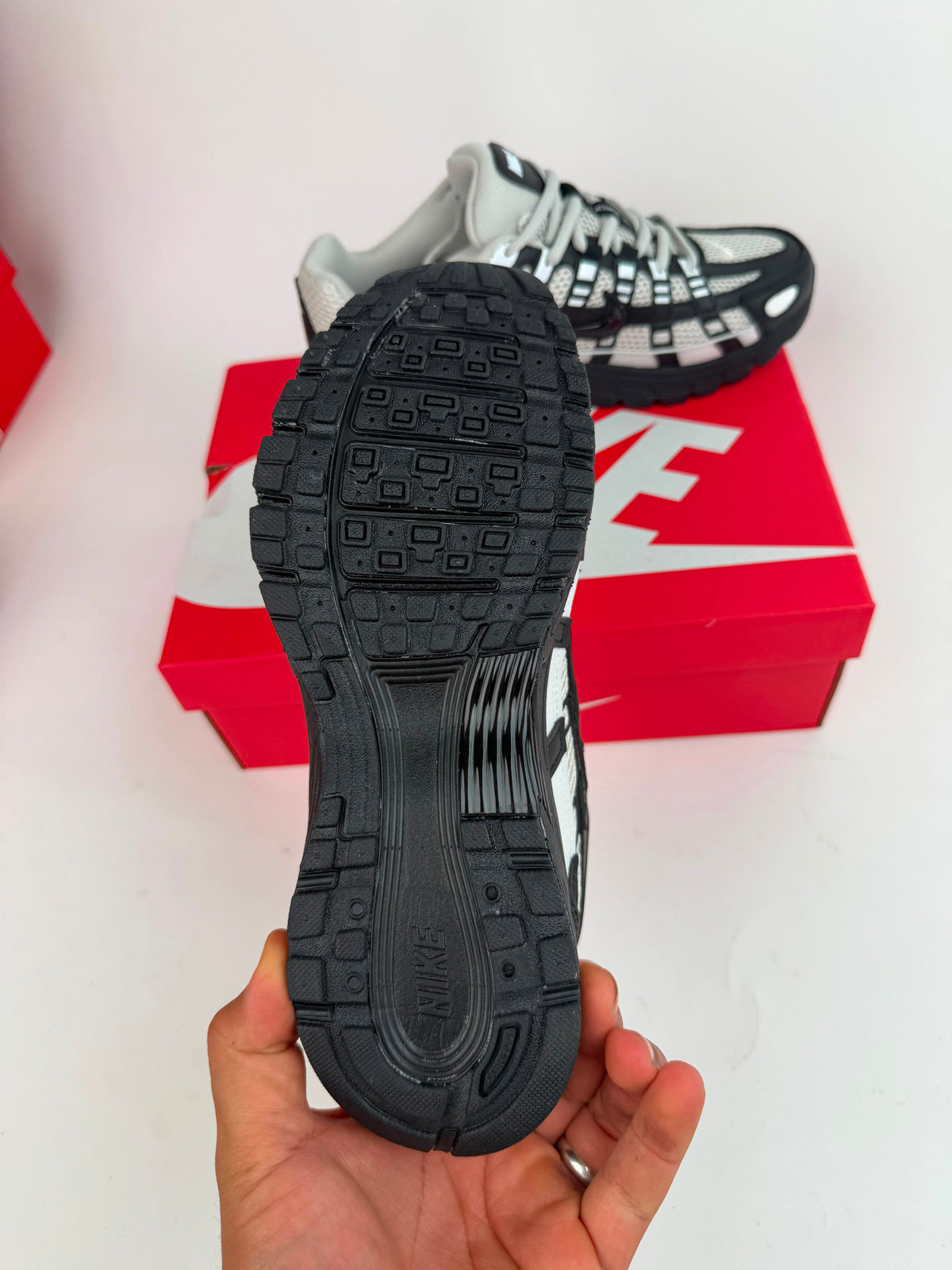 NIKE P6000