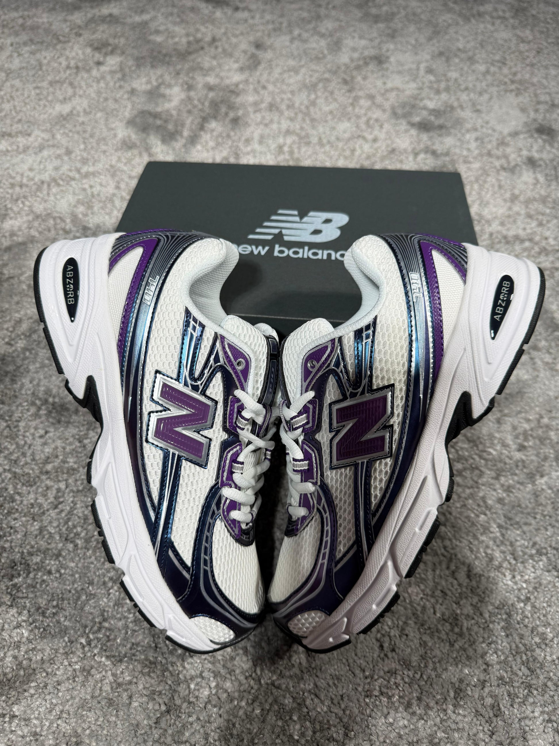 NEW BALANCE