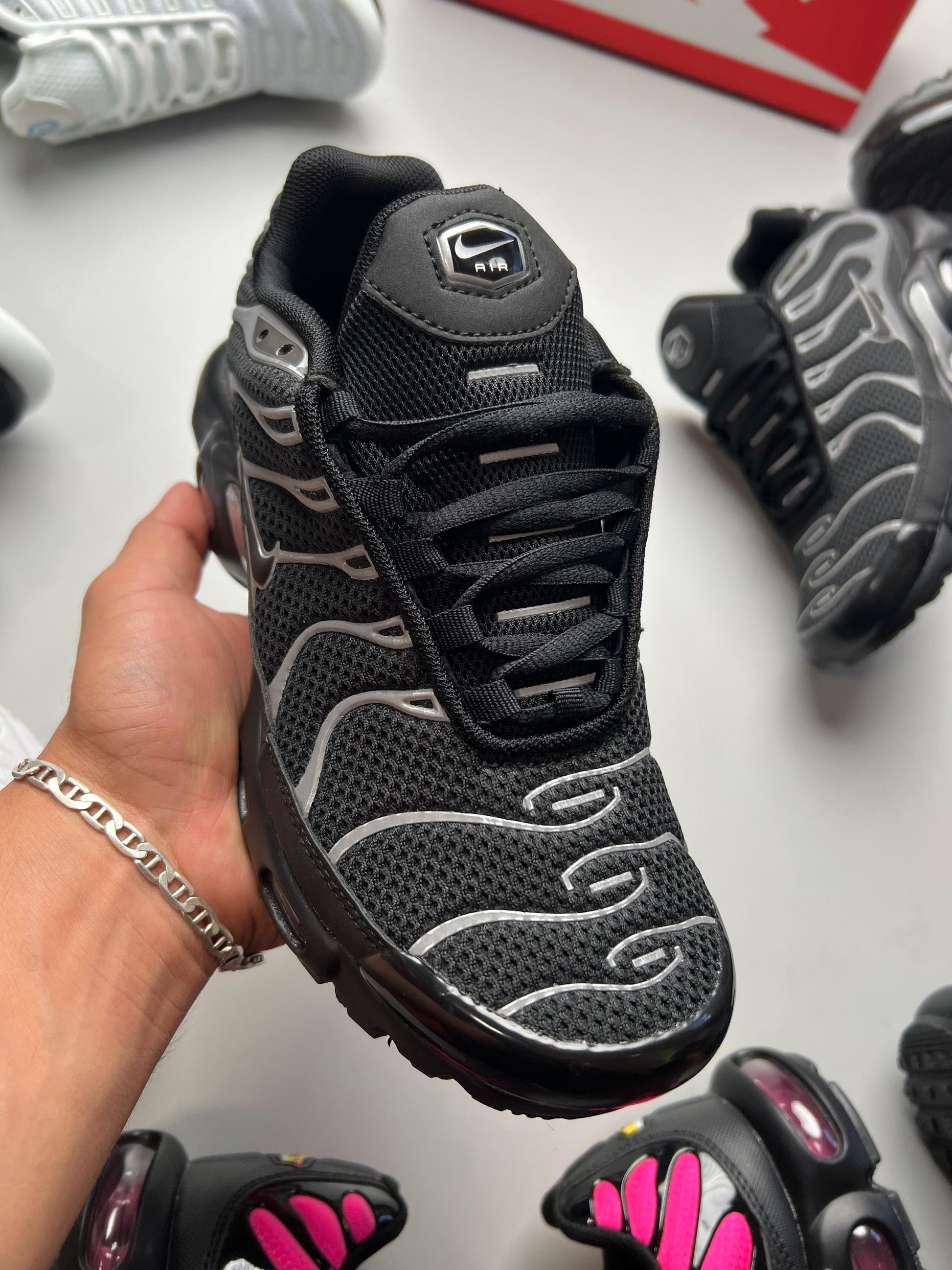 NIKE TN