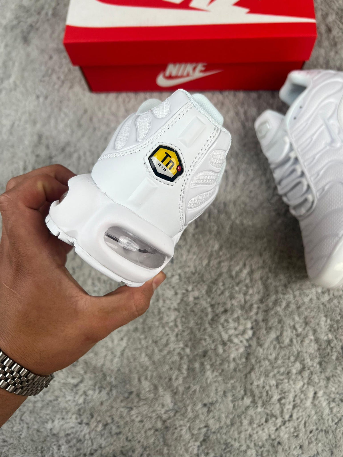 NIKE TN