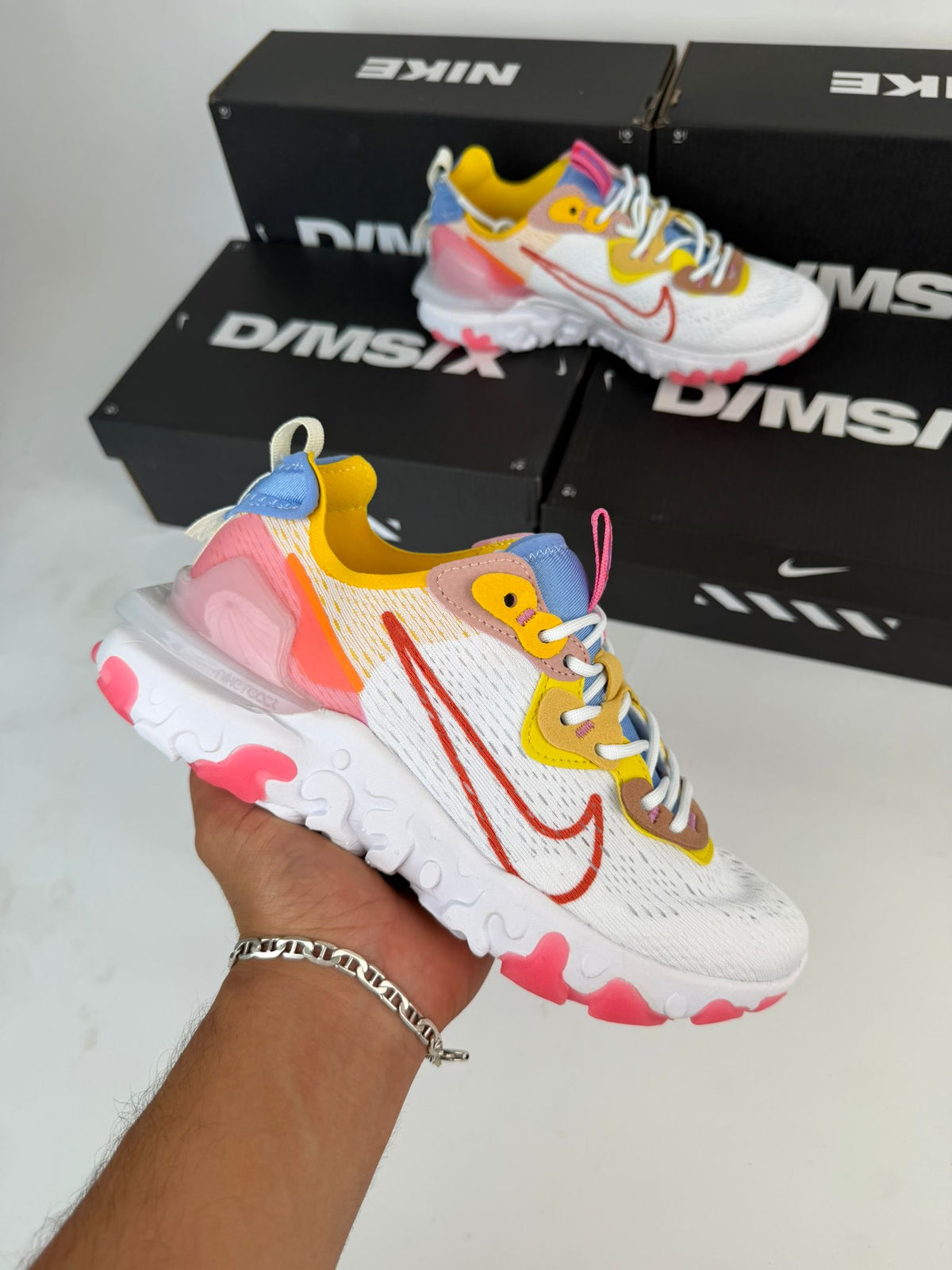 NIKE REACT VISION