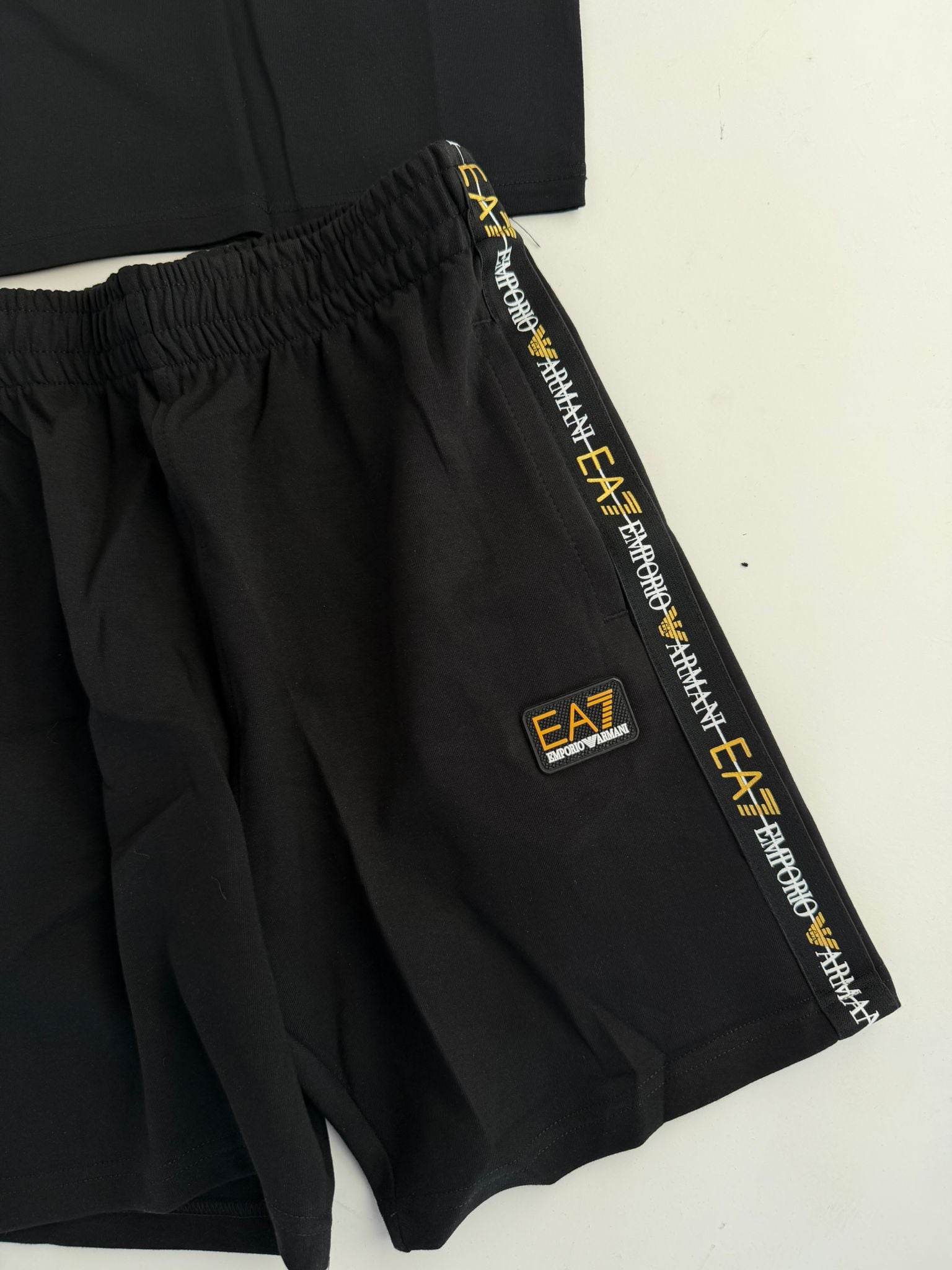 EMPORIO ARMANI CONJUNTO CORTO
