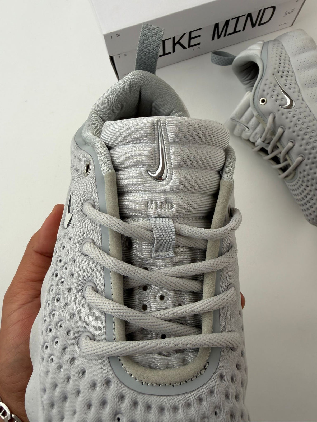 NIKE MIND 002