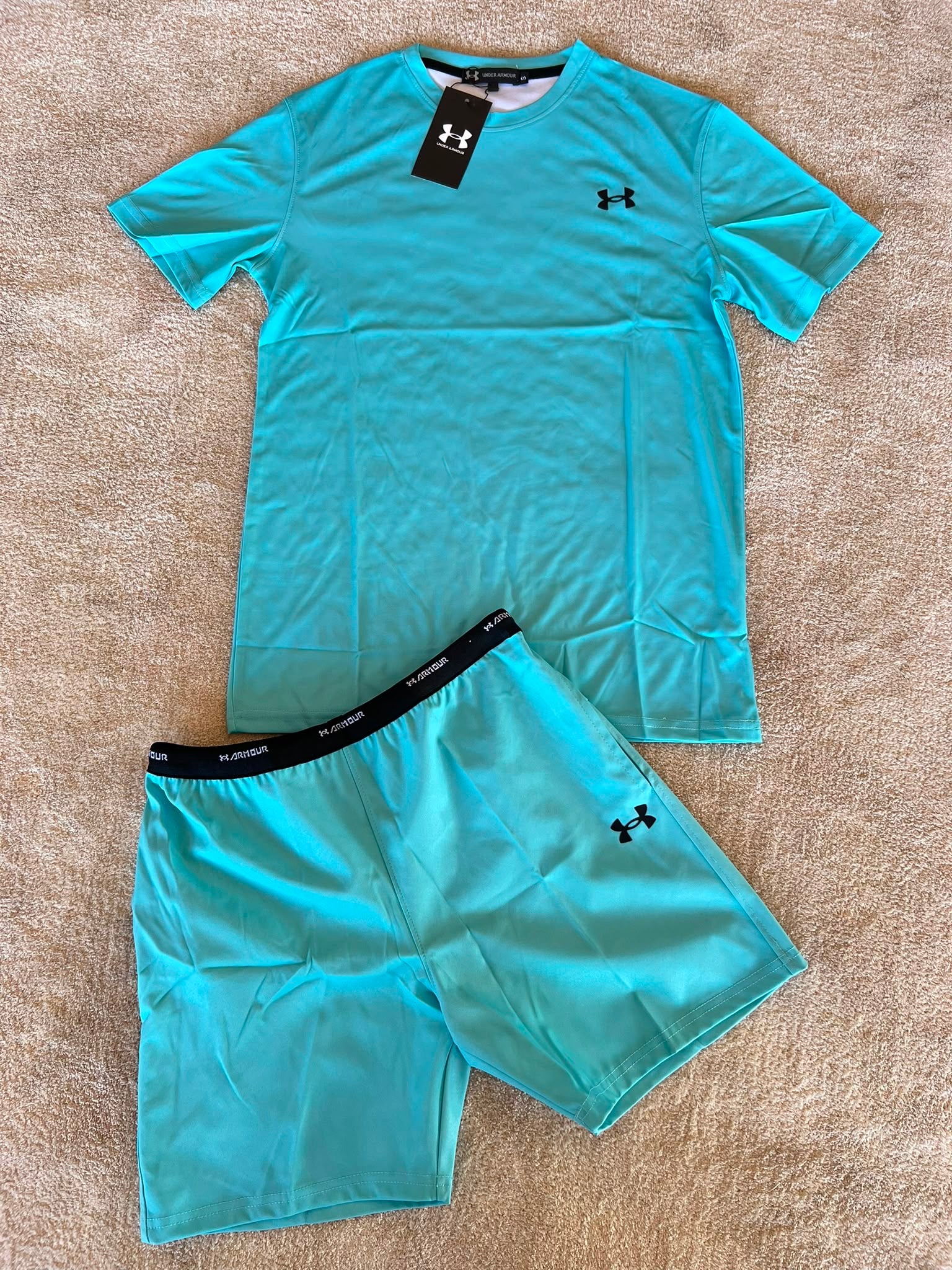 UNDER ARMOUR CONJUNTO CORTO